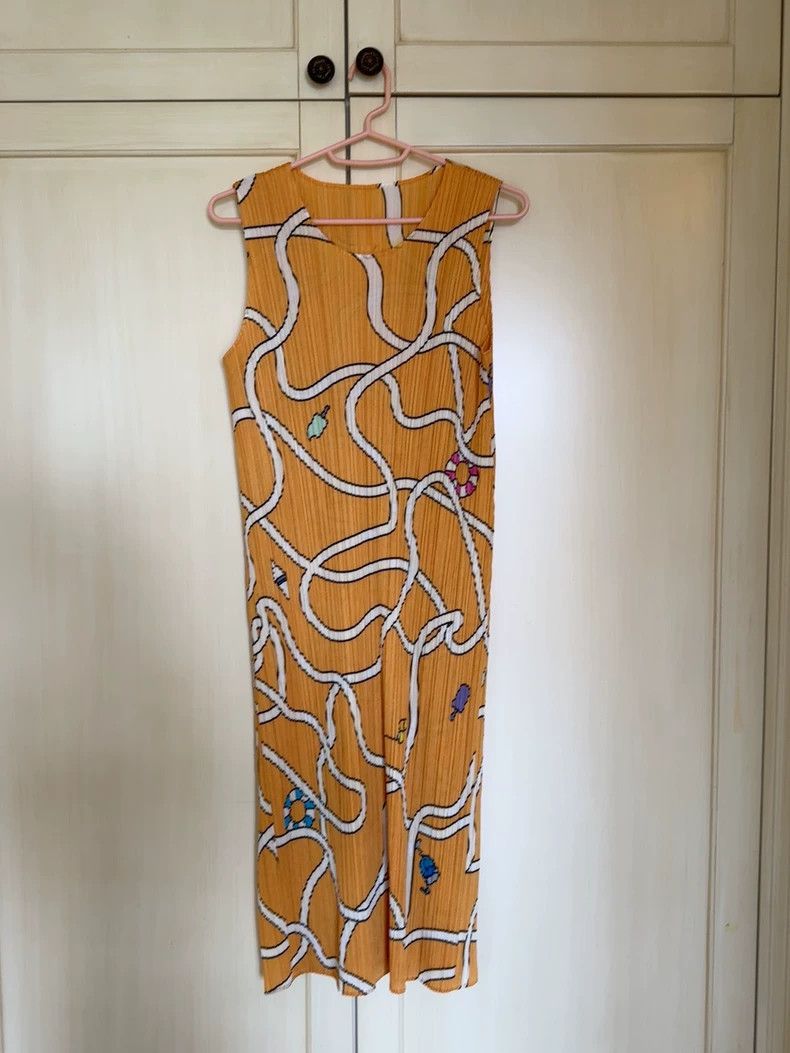 Issey Miyake Issey Miyake size:3 Yellow pleated wave dress Size M / US 6-8 / IT 42-44 - 1 Thumbnail