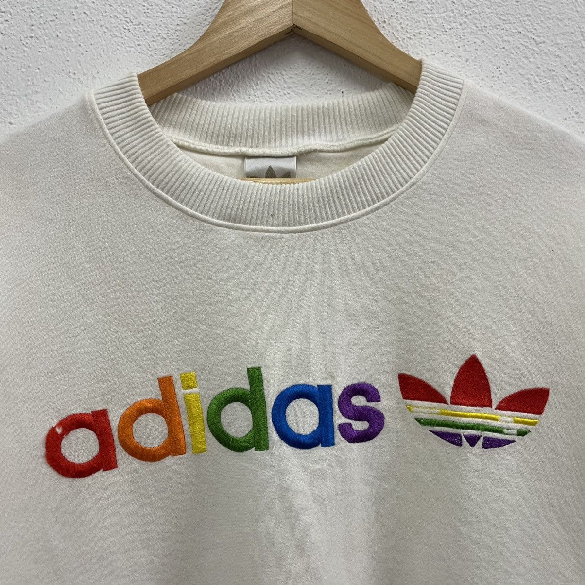 Adidas × Vintage 🔥Vintage Adidas Embroidered Multicolour Logo Sweatshirts Size US M / EU 48-50 / 2 - 5 Thumbnail