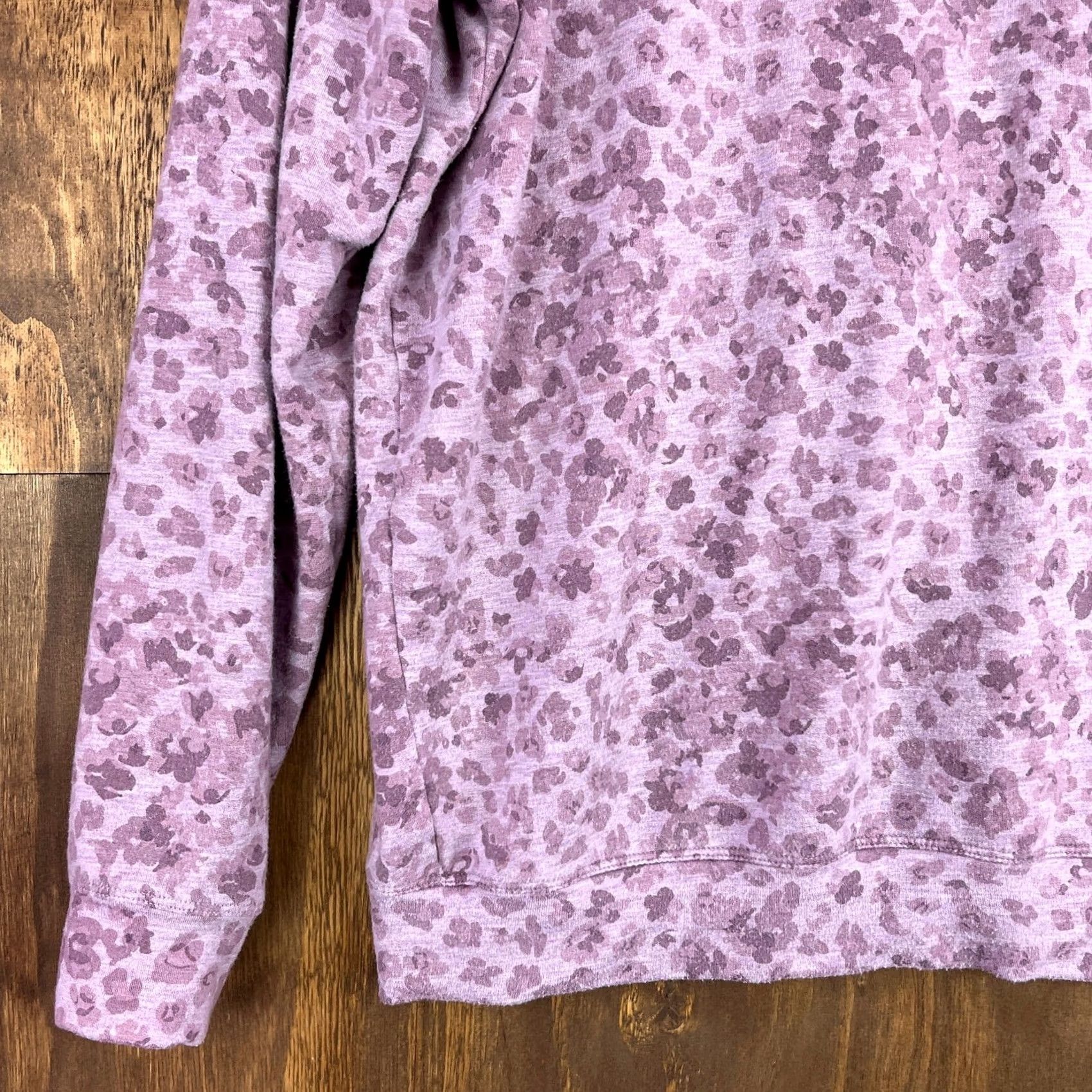 Athleta Athleta Sweatshirt Purple Leopard Print Studio To Street Pullover S Size S / US 4 / IT 40 - 3 Thumbnail