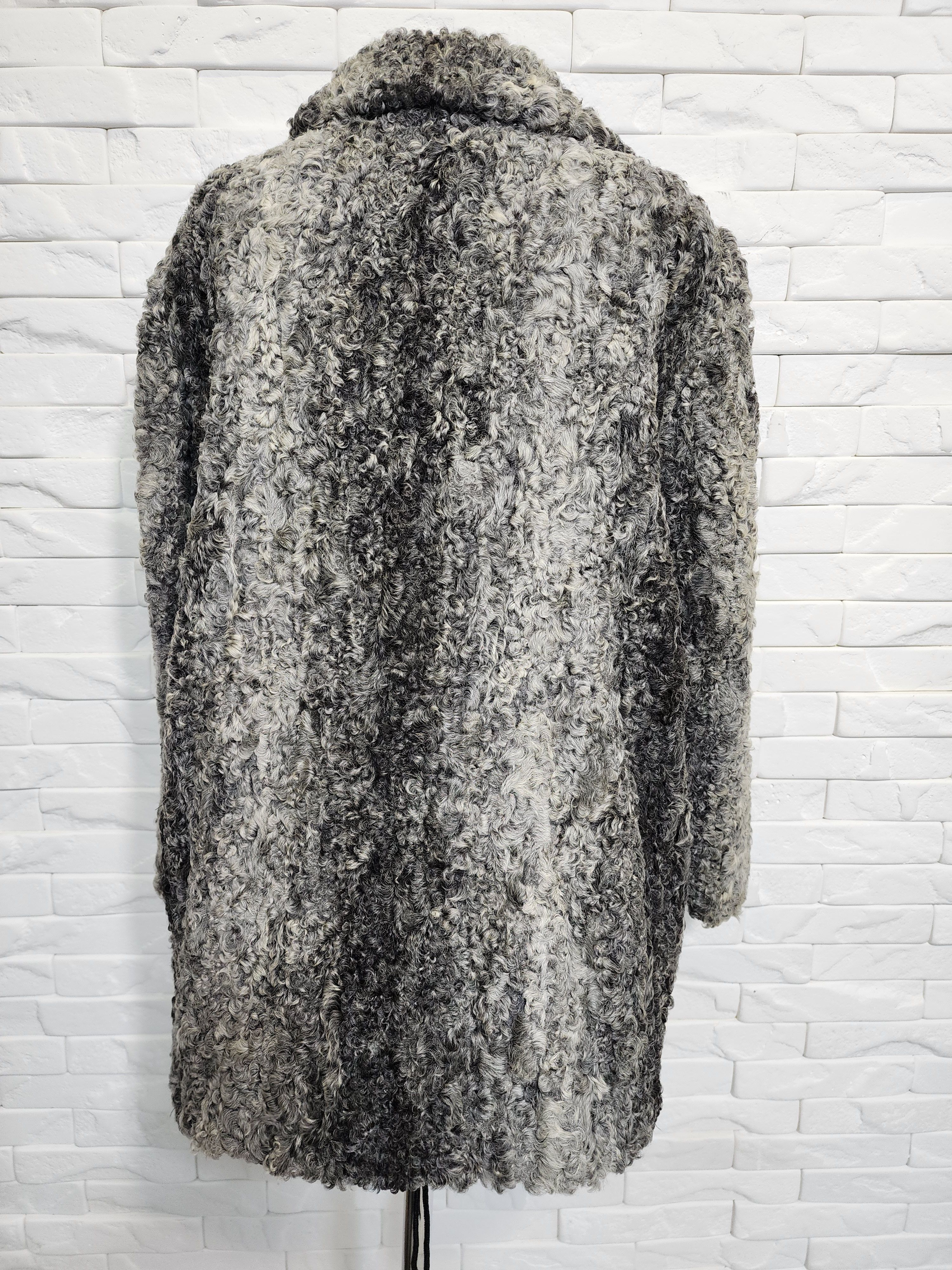 Furla Gray Sheep Fur Coat: Women's Vintage Outerwear Size XL / US 12-14 / IT 48-50 - 4 Thumbnail