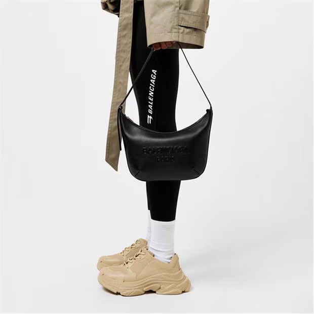 Balenciaga o1g2r1mq0924 Size: OS / Handle Bag in Black Size ONE SIZE - 5 Thumbnail