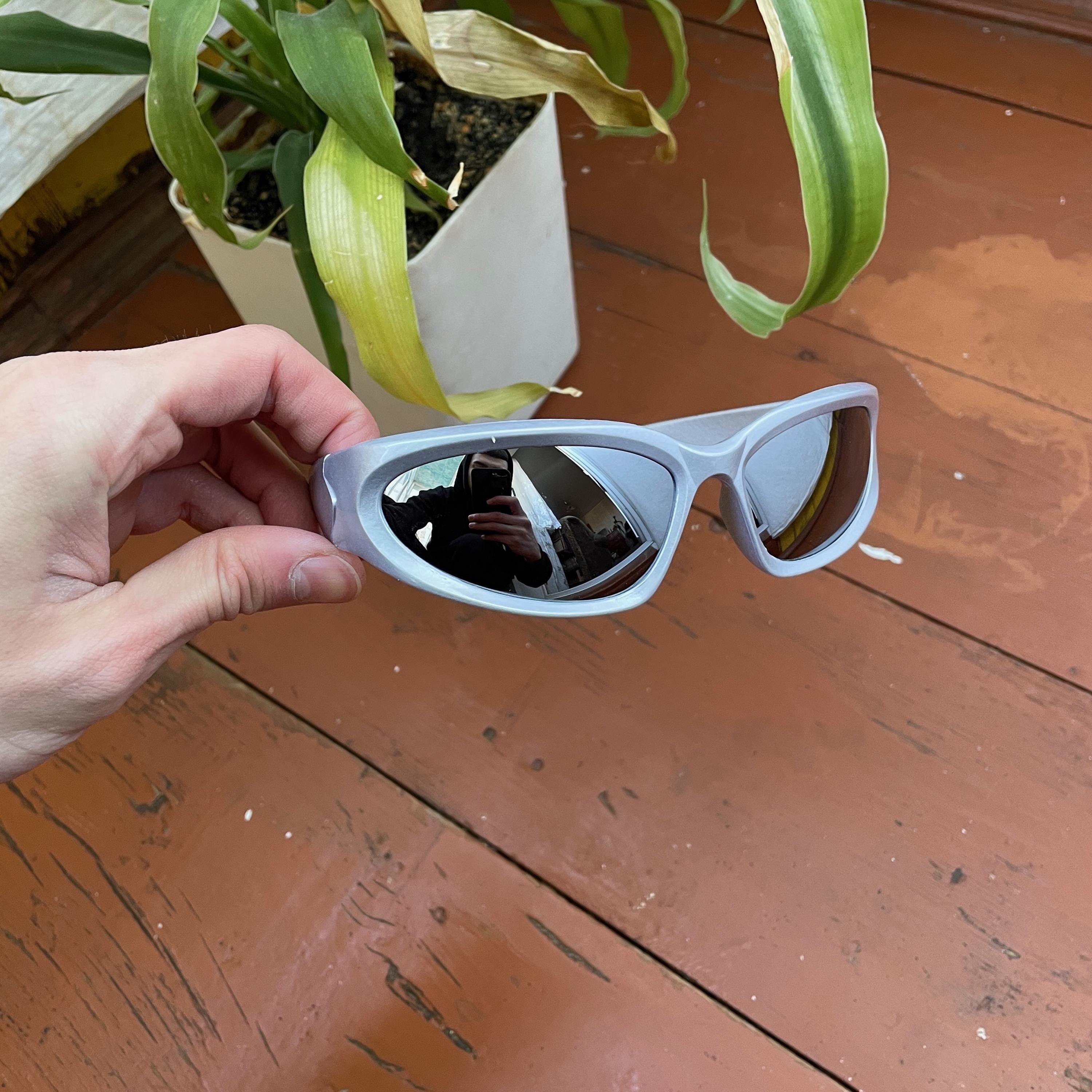 Other Sunglasses Vintage Unisex Y2K Style Silver Sports Wrap Size ONE SIZE - 4 Thumbnail