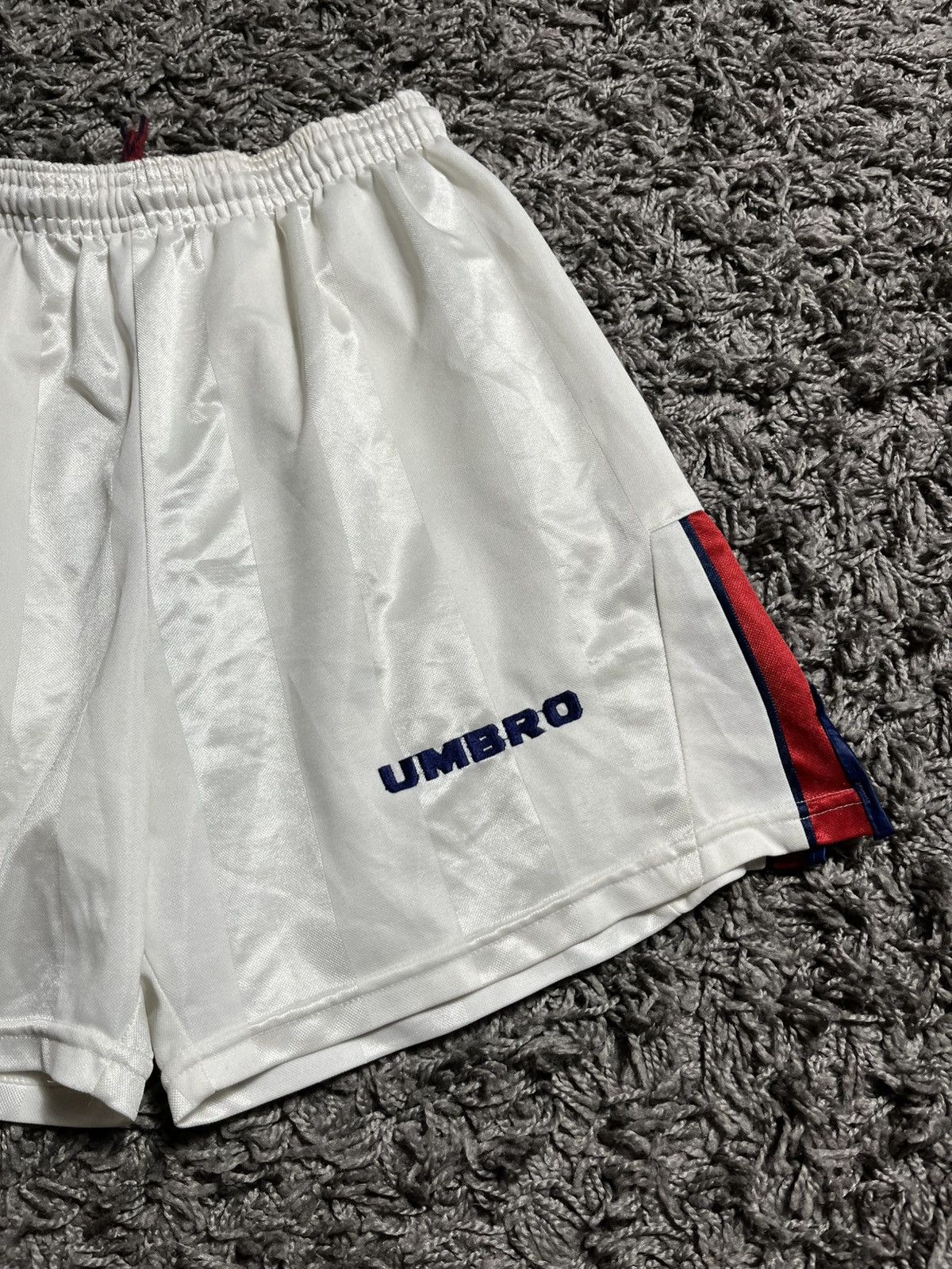 Umbro VINTAGE UMBRO ENGLAND 1998/99 SOCCER TRIKOT FOOTBALL SHORTS Size US 31 - 3 Thumbnail