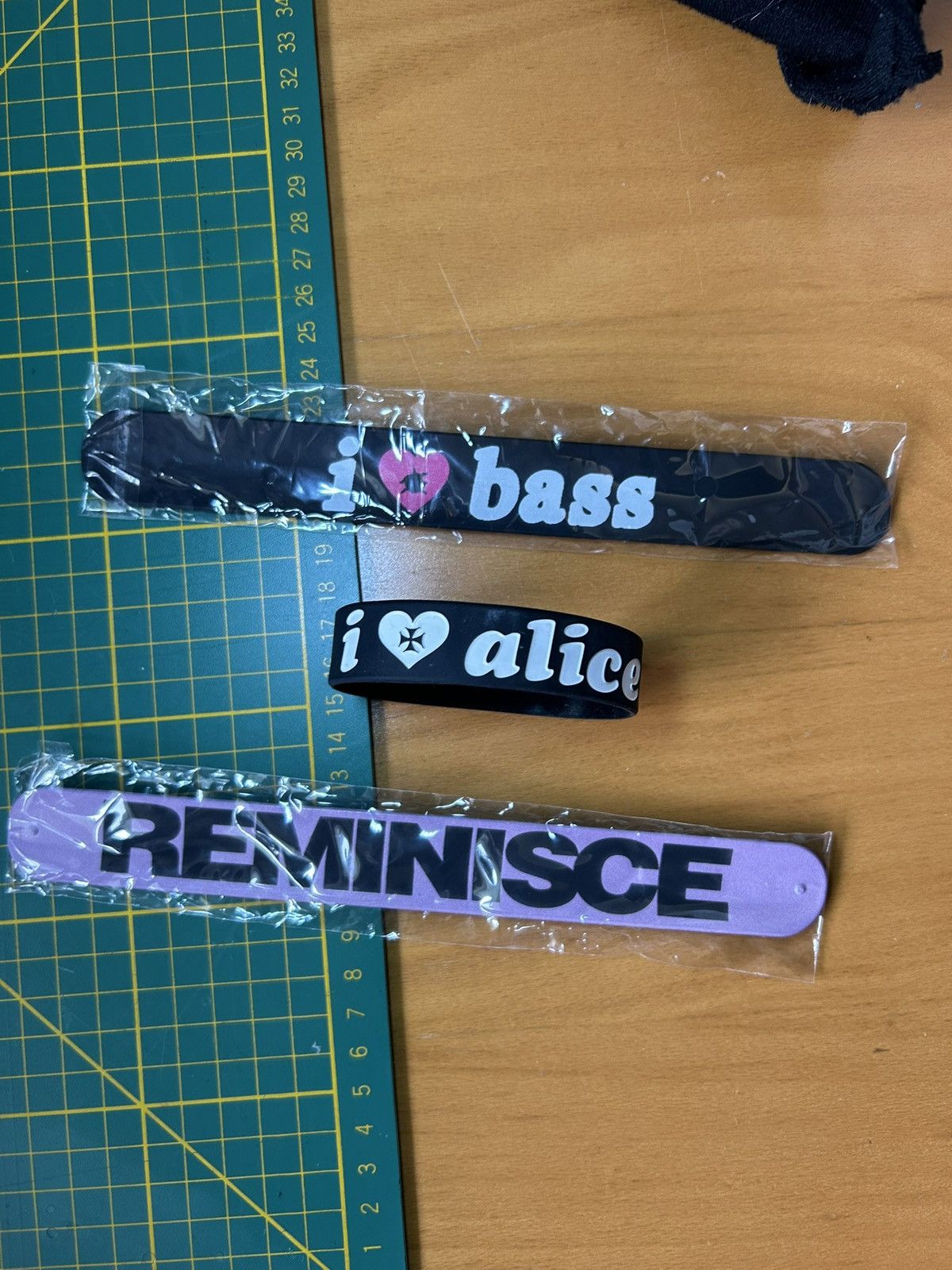 Whenireminisce slap bracelet & Alice Hollywood bracelet pack