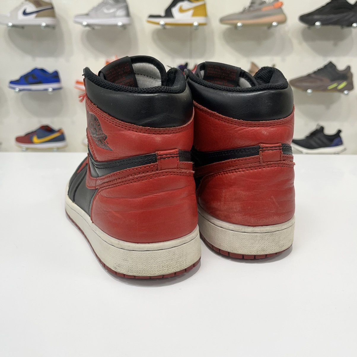 Nike Air Jordan 1 Retro High Bred Banned (2016) Size US 9 / EU 42 - 4 Thumbnail