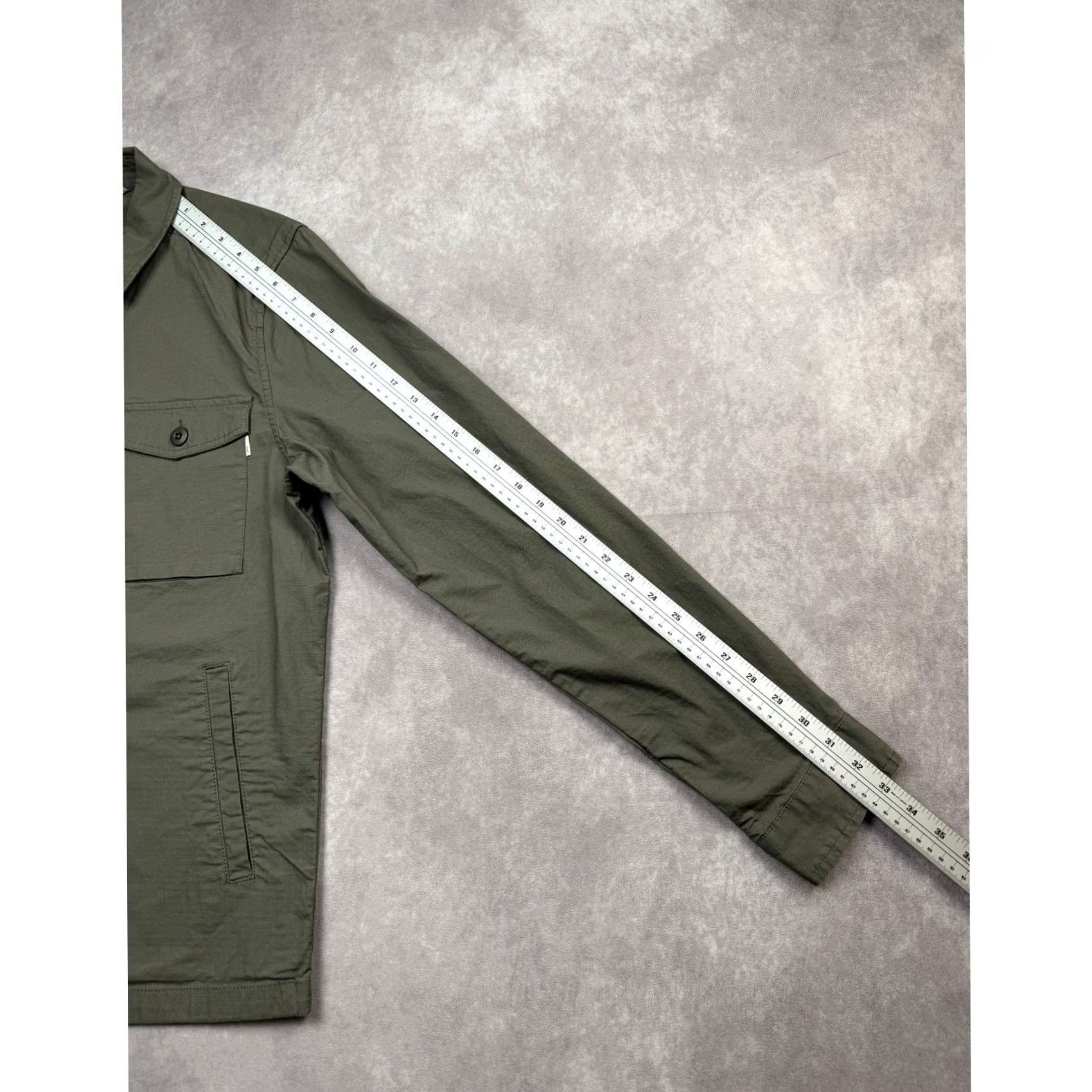 Vuori Vuori Shirt Jacket Olive Green Ripstop Button Size US L / EU 52-54 / 3 - 5 Thumbnail