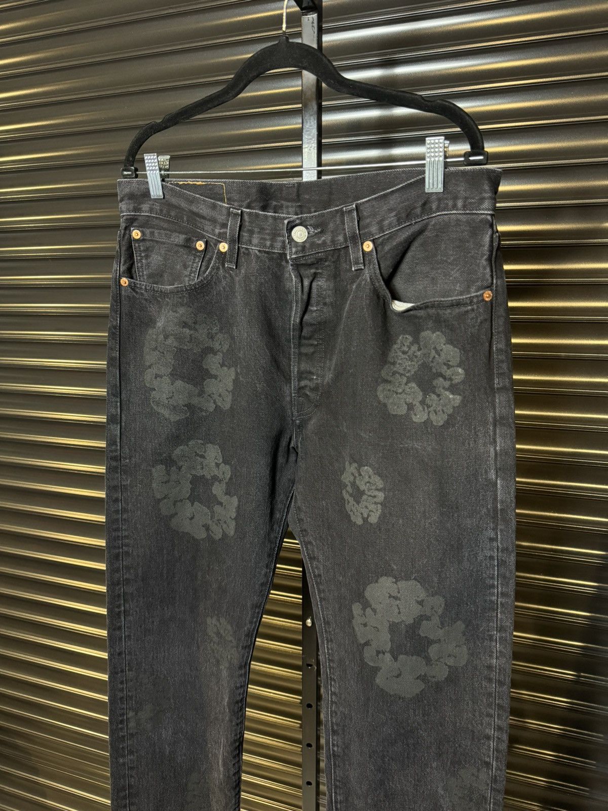 DENIM TEARS Denim Tears Black on Black Levi’s Jeans - 34x34 Size US 34 / EU 50 - 2 Thumbnail