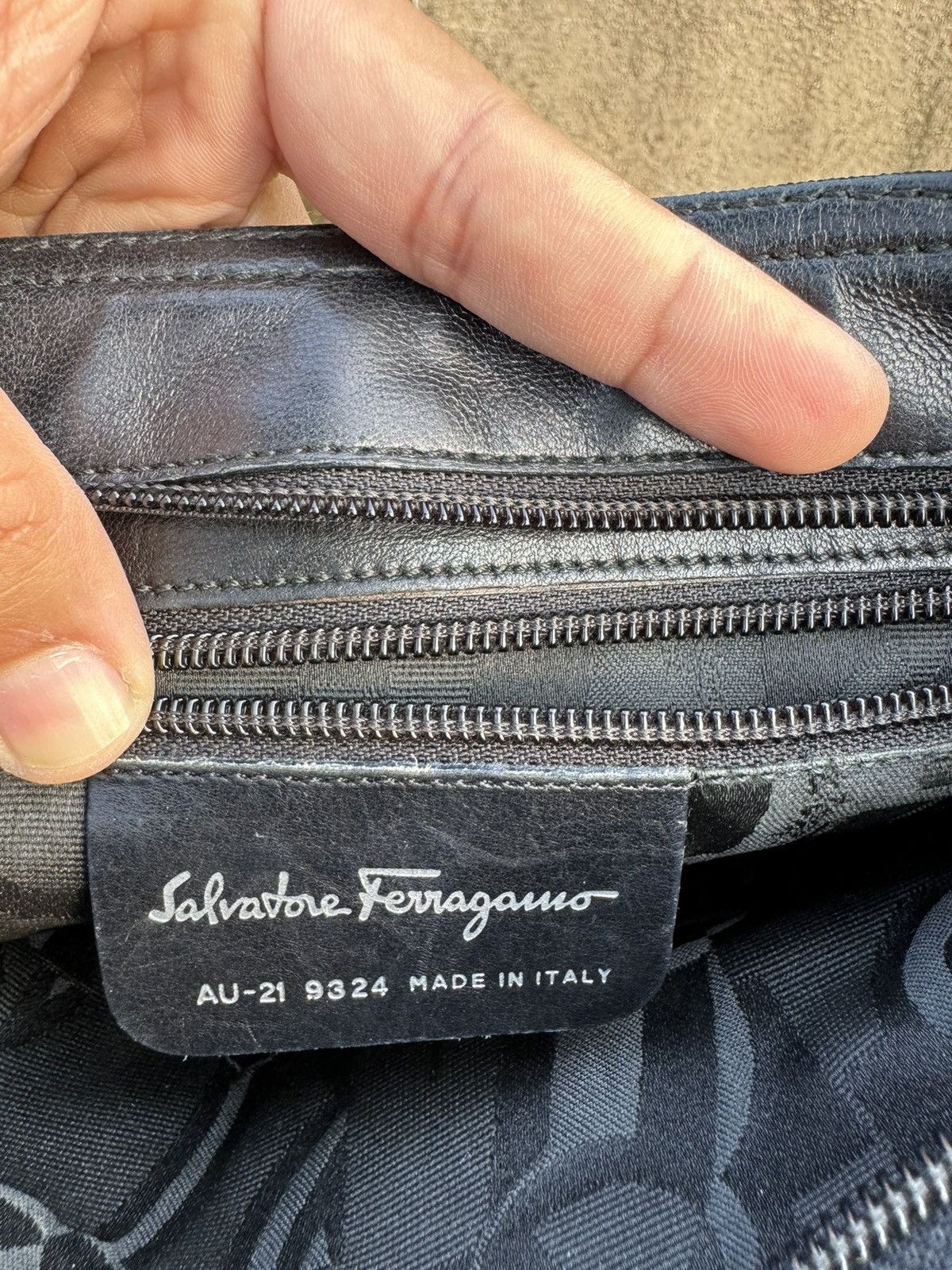 Designer × Salvatore Ferragamo × Vintage Salvatore Ferragamo Black Canvas Leather ChainShoulder Bag Size ONE SIZE - 7 Thumbnail