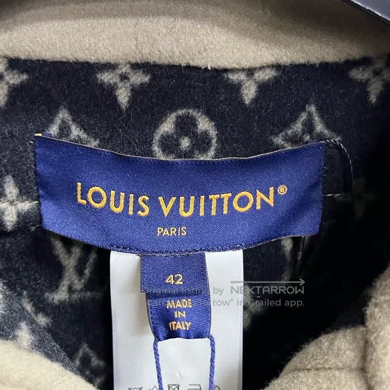 Louis Vuitton Louis Vuitton Sea Beige Solid Turtleneck Single Breasted C Size M / US 6-8 / IT 42-44 - 3 Thumbnail