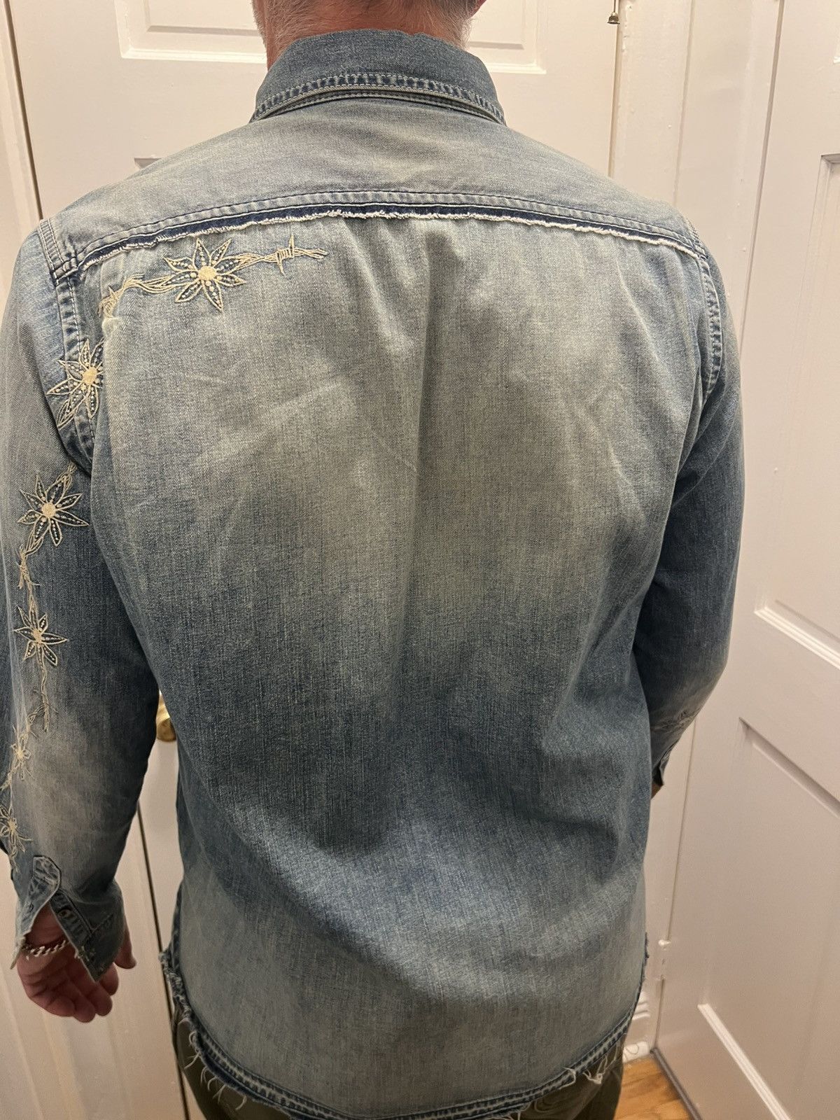 Sacai $1110 Embroidered Reworked Western Denim Shirt Size US L / EU 52-54 / 3 - 12 Thumbnail