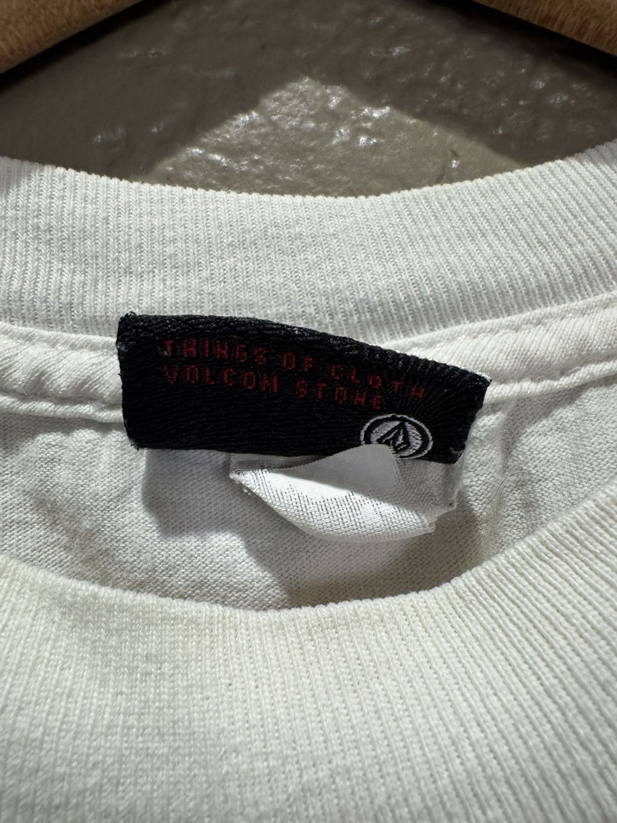 Volcom Vintage 2000s Y2k Volcom Cut off Tank Top Medium White Multi Size US M / EU 48-50 / 2 - 4 Thumbnail
