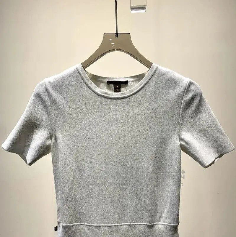 Louis Vuitton Louis Vuitton White Short. Size S / US 4 / IT 40 - 5 Thumbnail