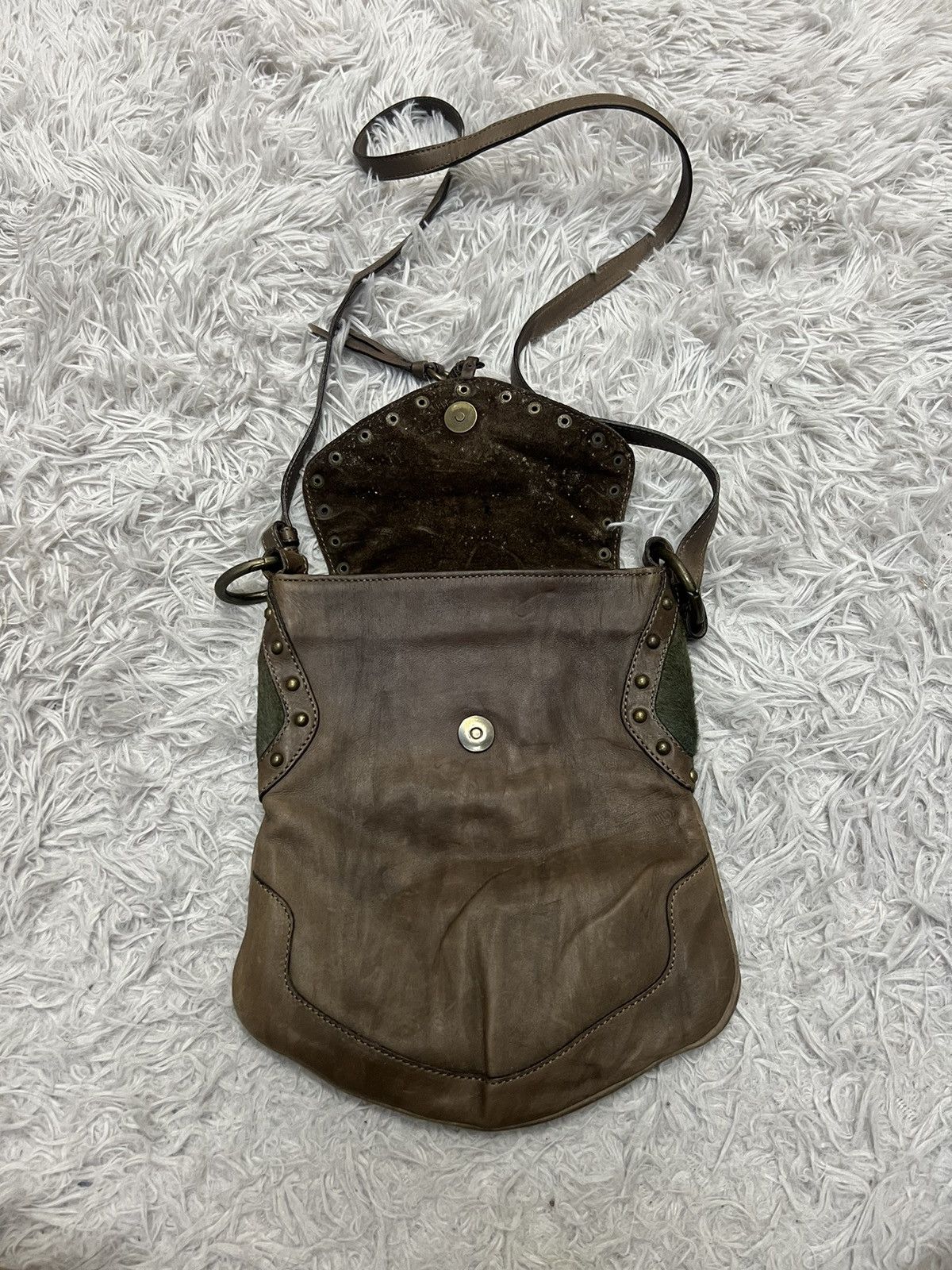 Genuine Leather Yurena by Estro Sling Bag Made in Italy Size ONE SIZE - 7 Thumbnail