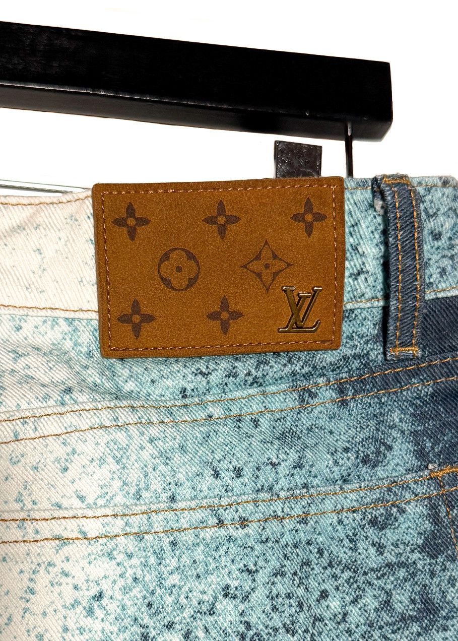 Louis Vuitton Louis Vuitton SS23 Turquoise Spray LV White Denim Jeans Size US 34 / EU 50 - 4 Thumbnail