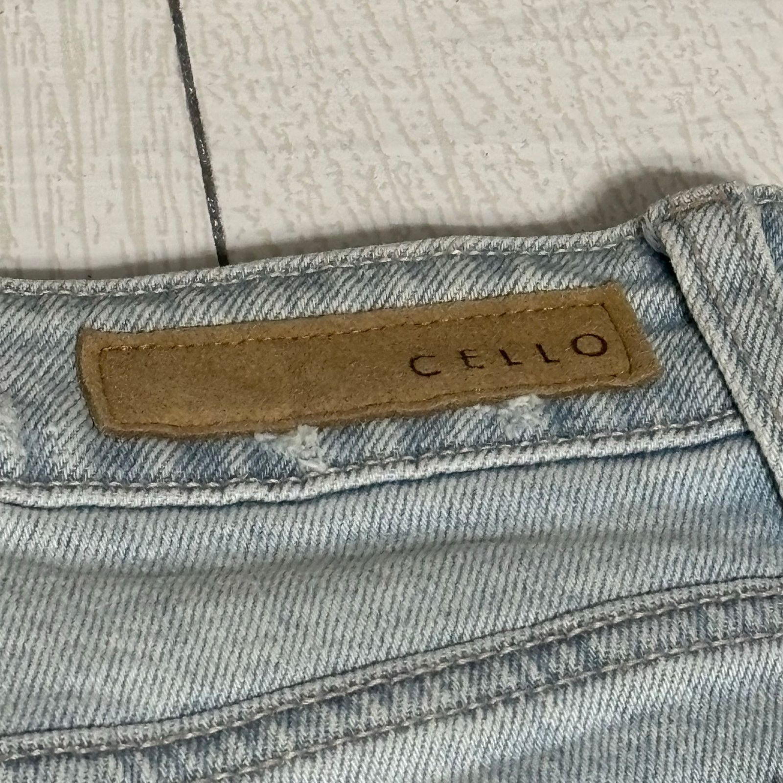 Other Cello Light Wash Distressed Denim Shorts Size Large Size 31" - 10 Thumbnail