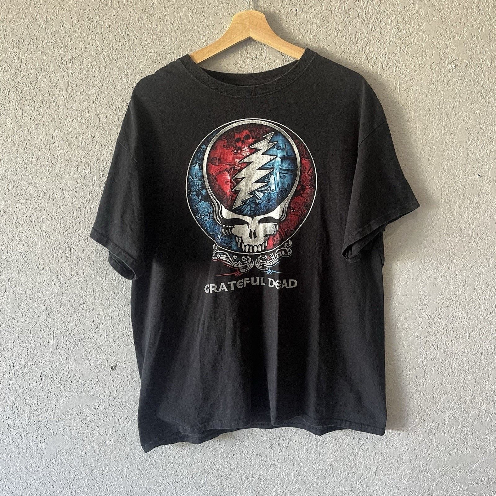 Liquid Blue 2000s Liquid Blue Grateful Dead Black Tshirt Men XL Band Mus Size US XL / EU 56 / 4 - 1 Thumbnail