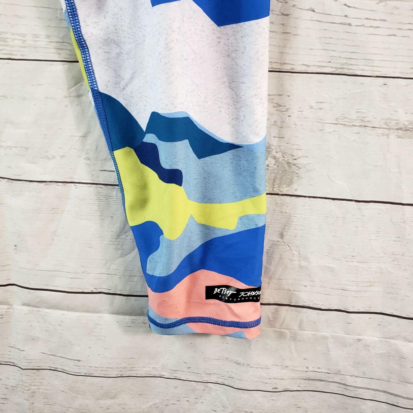 Betsey Johnson Betsey Johnson Womens Cropped Leggings M Blue Pink High Rise Activewear Size 32" / US 10 / IT 46 - 3 Thumbnail