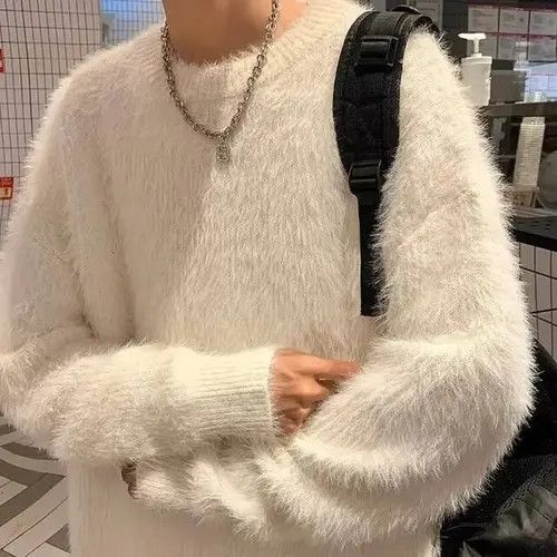 image of Vintage Men's Warm Fluffy Sweater in White (Size Medium)