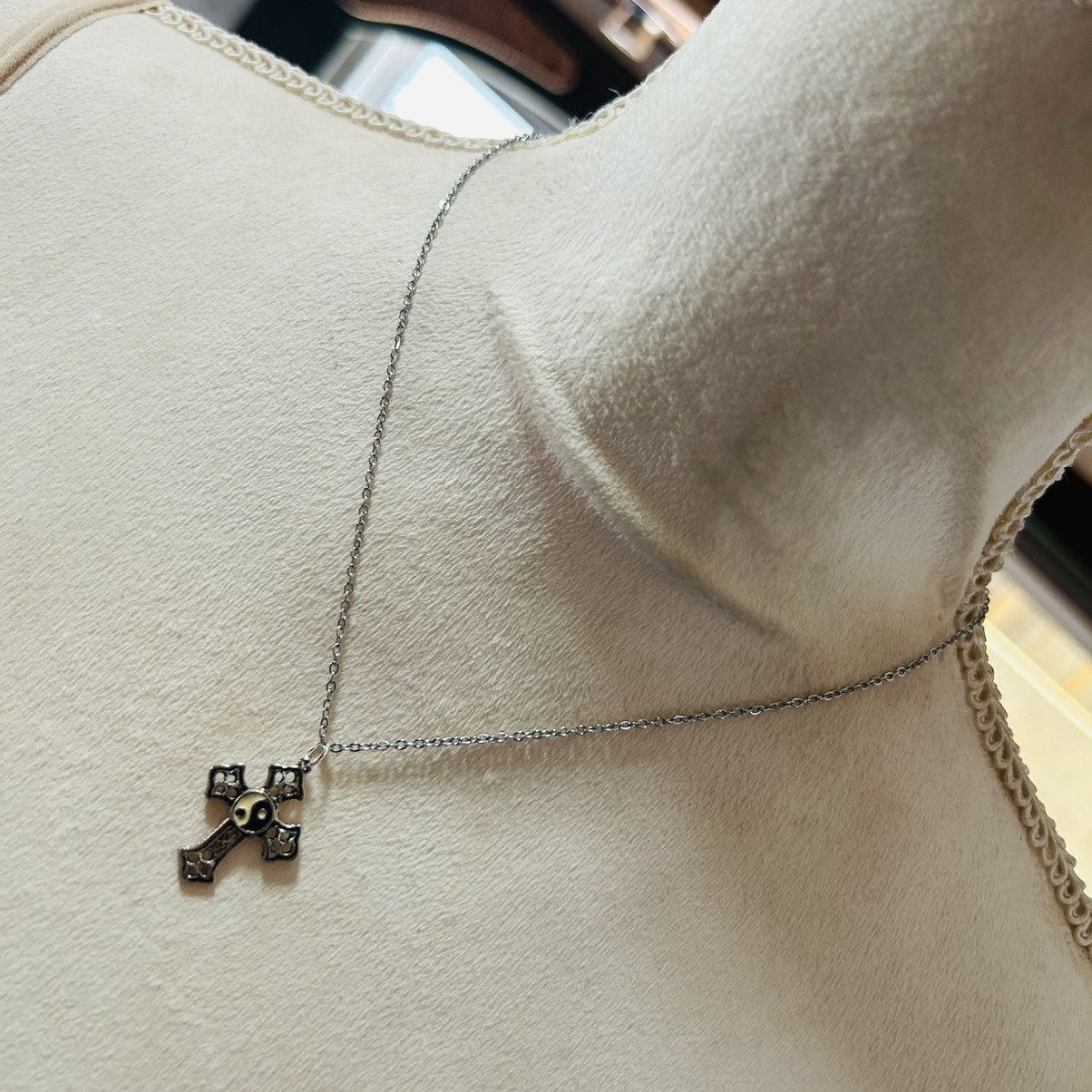 Handmade Handcrafted vintage yin and yang silver cross necklace Size ONE SIZE - 1 Thumbnail