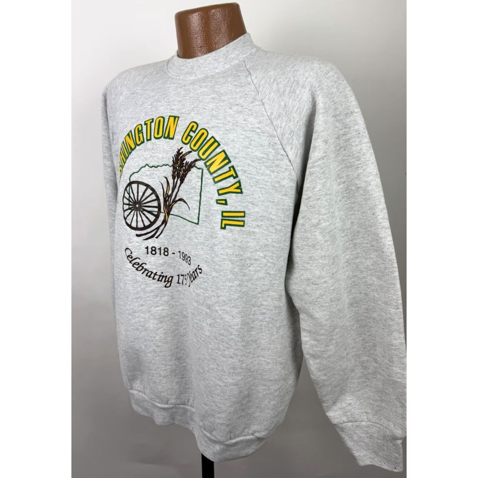 Fruit Of The Loom VINTAGE Fruit of the Loom Sweatshirt Mens Large Raglan Gray Illinois 90s Genture Graphics Print Crew Neck Pullover Size US L / EU 52-54 / 3 - 7 Thumbnail