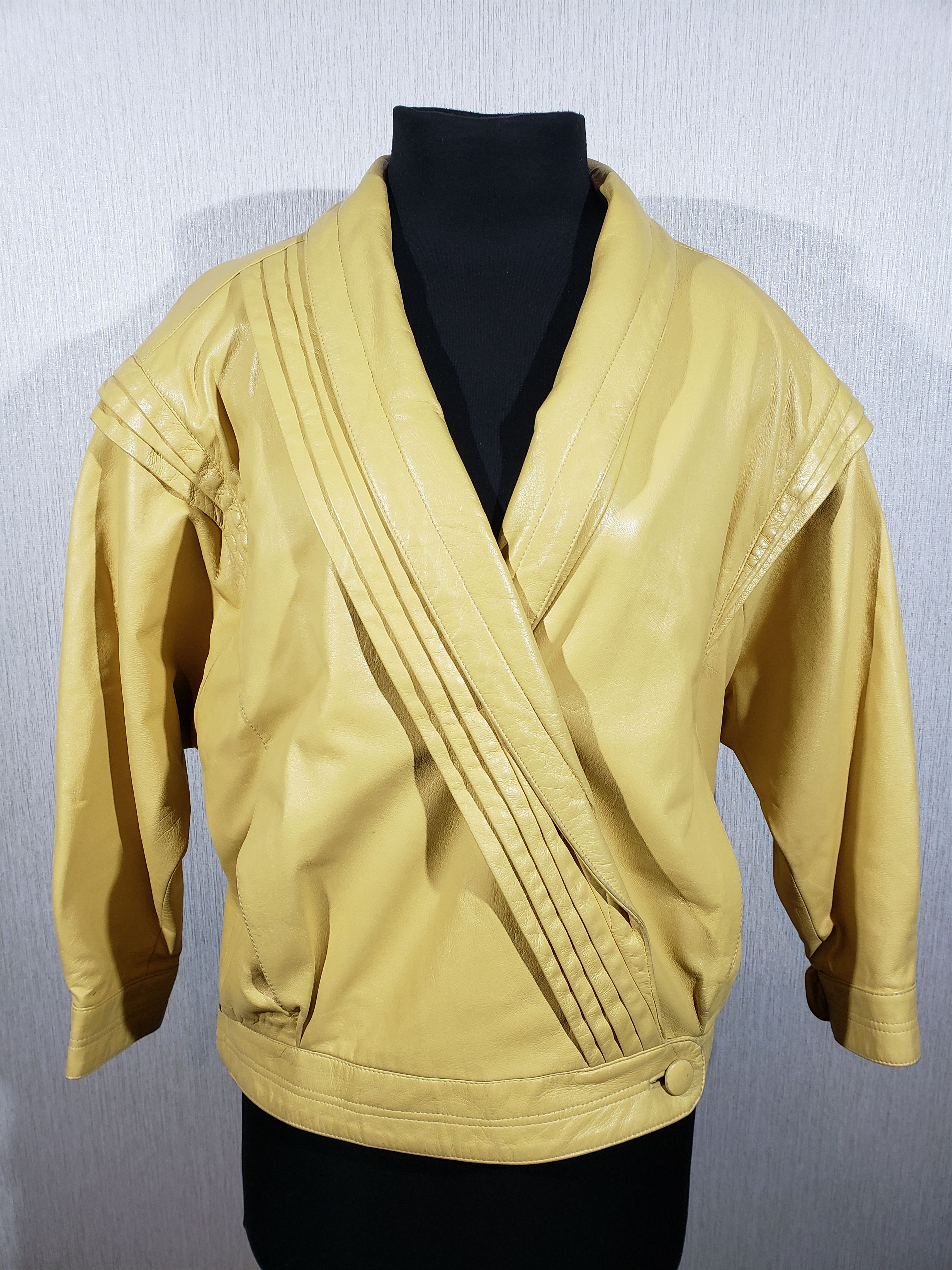 Other Stylish yellow leather women's jacket. Size XL / US 12-14 / IT 48-50 - 1 Thumbnail
