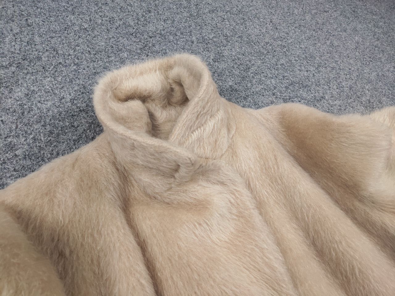 Vintage Vintage 1950's/60's Luxury Mohair fuzzy Beige Coat Jacket Size M / US 6-8 / IT 42-44 - 13 Thumbnail