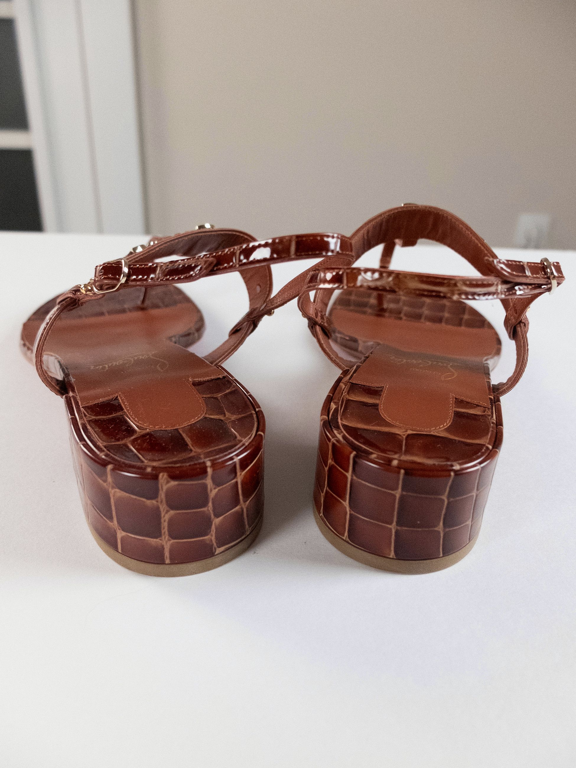 Christian Louboutin CHRISTIAN LOUBOUTIN MJ Thong brown croc embossed sandals 38 Size US 8 / IT 38 - 10 Thumbnail