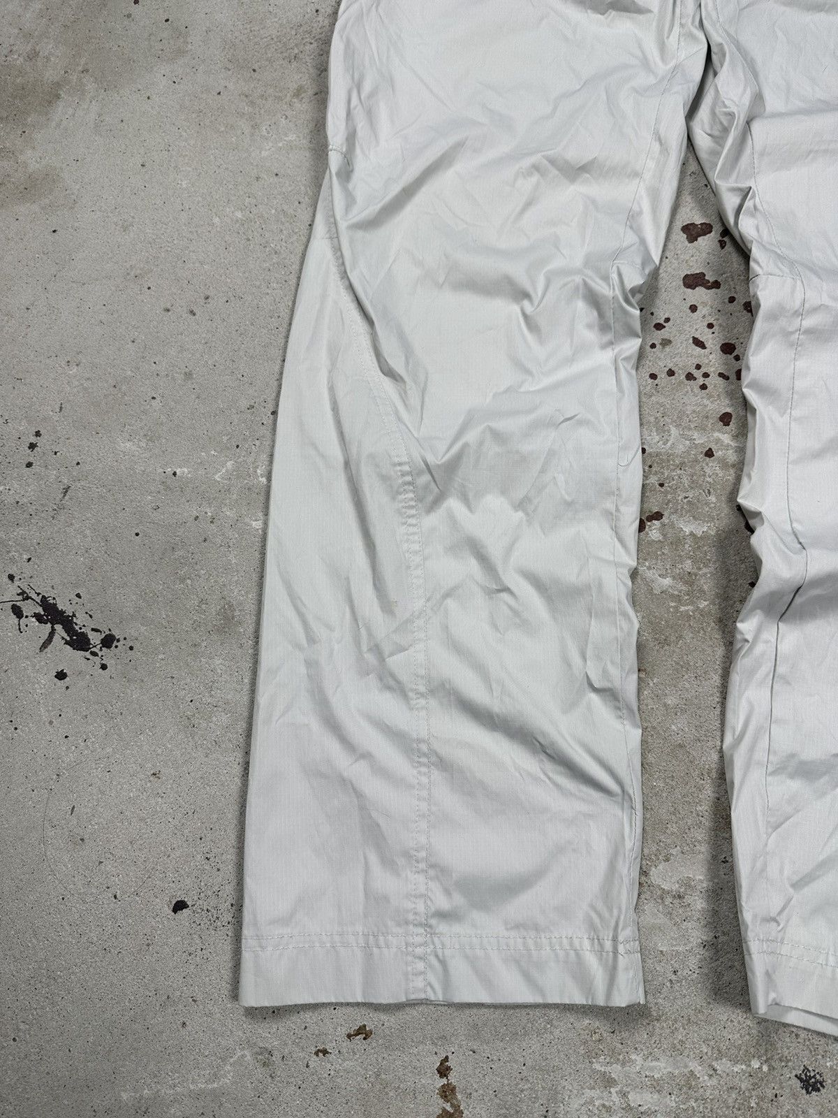 Nike × Vintage Vintage Y2K Nike Cargo Track Hiking Grey White Pants Size US 30 / EU 46 - 4 Thumbnail