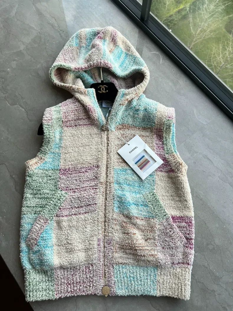 Chanel 25m hat macaron marshmallow vest
