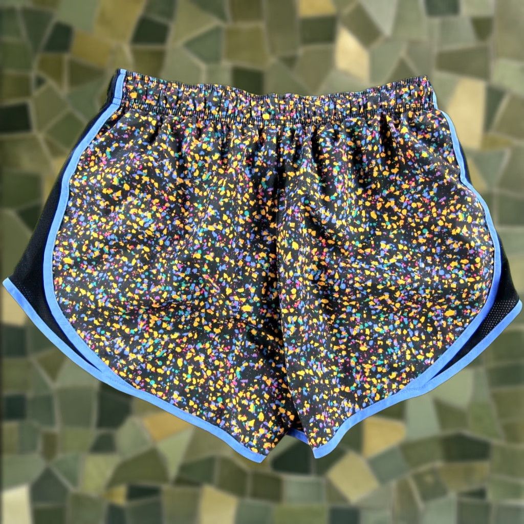 Nike Nike Dry Fit Running Short S Womens S Black Polyester Blend Pockets 27" waist 11" crotch rise 40" hip 3" inseam Built In Liner Speckled Purple Pink Size 28" / US 6 / IT 42 - 1 Thumbnail