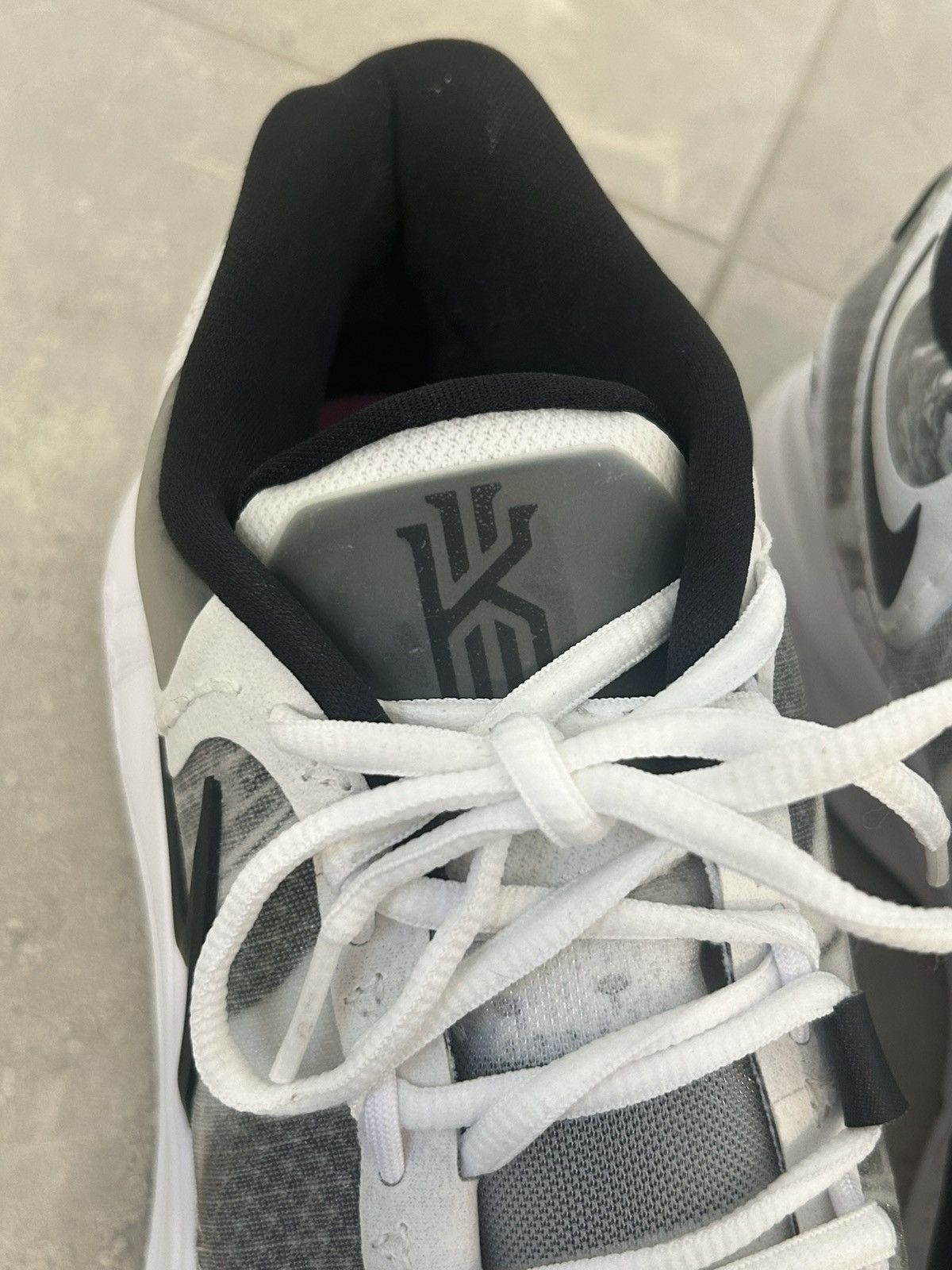 Nike NEW Nike Kyrie 8 Men’s Size US 11.5 / EU 44-45 - 4 Thumbnail