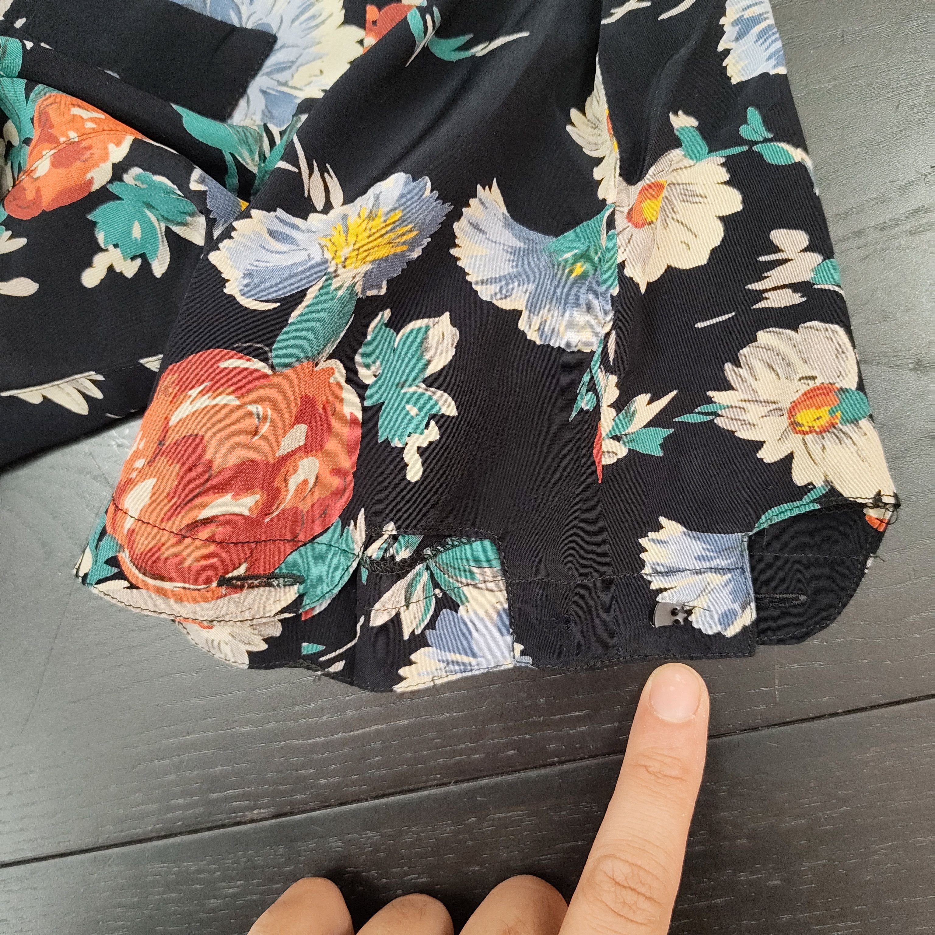Fendi Fendi vintage 80s silk blouse floral print puff sleeves Size M / US 6-8 / IT 42-44 - 10 Thumbnail