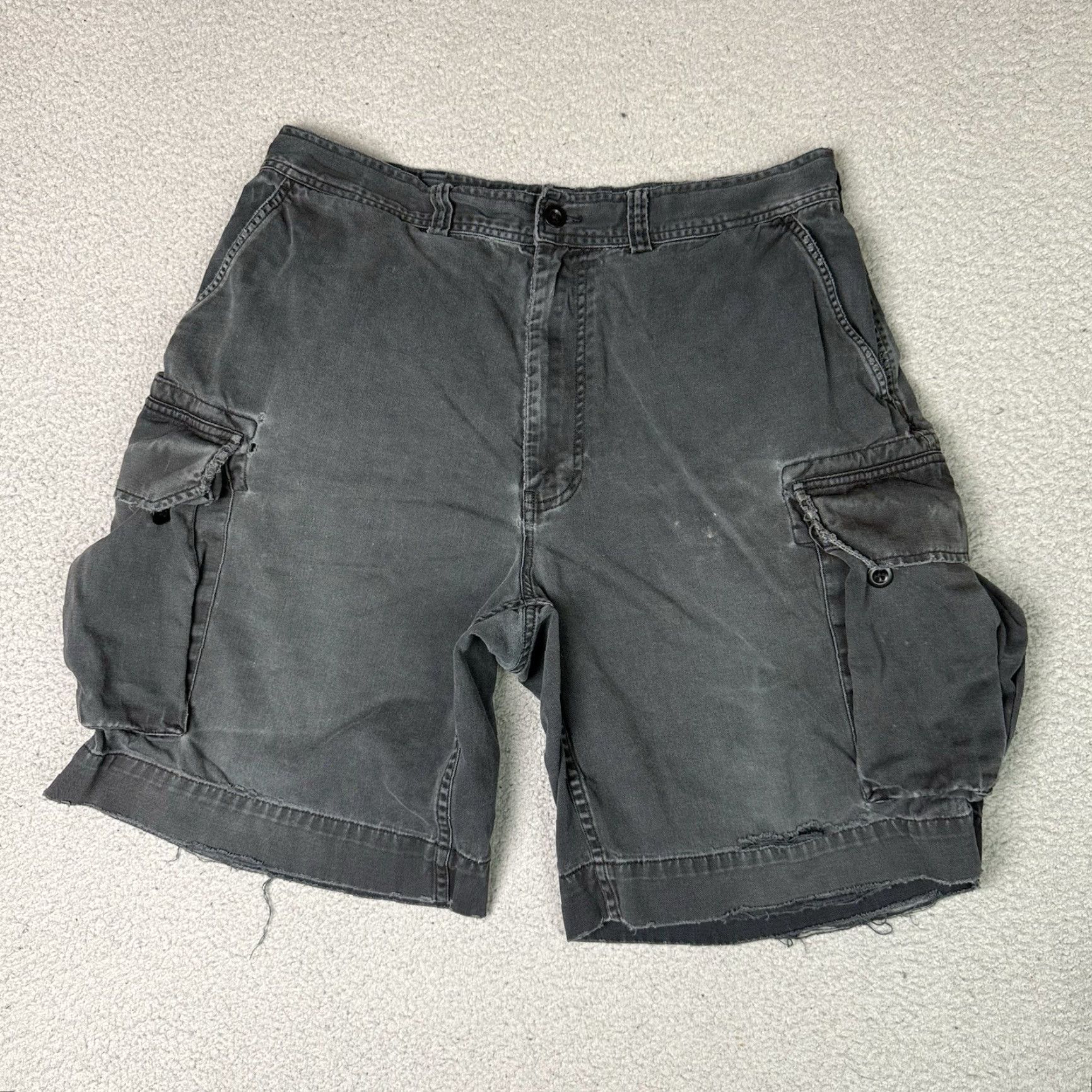 Polo Ralph Lauren VINTAGE Polo Ralph Lauren Cargo Shorts Mens 35 Gray Distressed 90s Relaxed Cotton Canvas Button Front Pockets 9in Inseam Noble Casual Size US XS / EU 42 / 0 - 2 Thumbnail