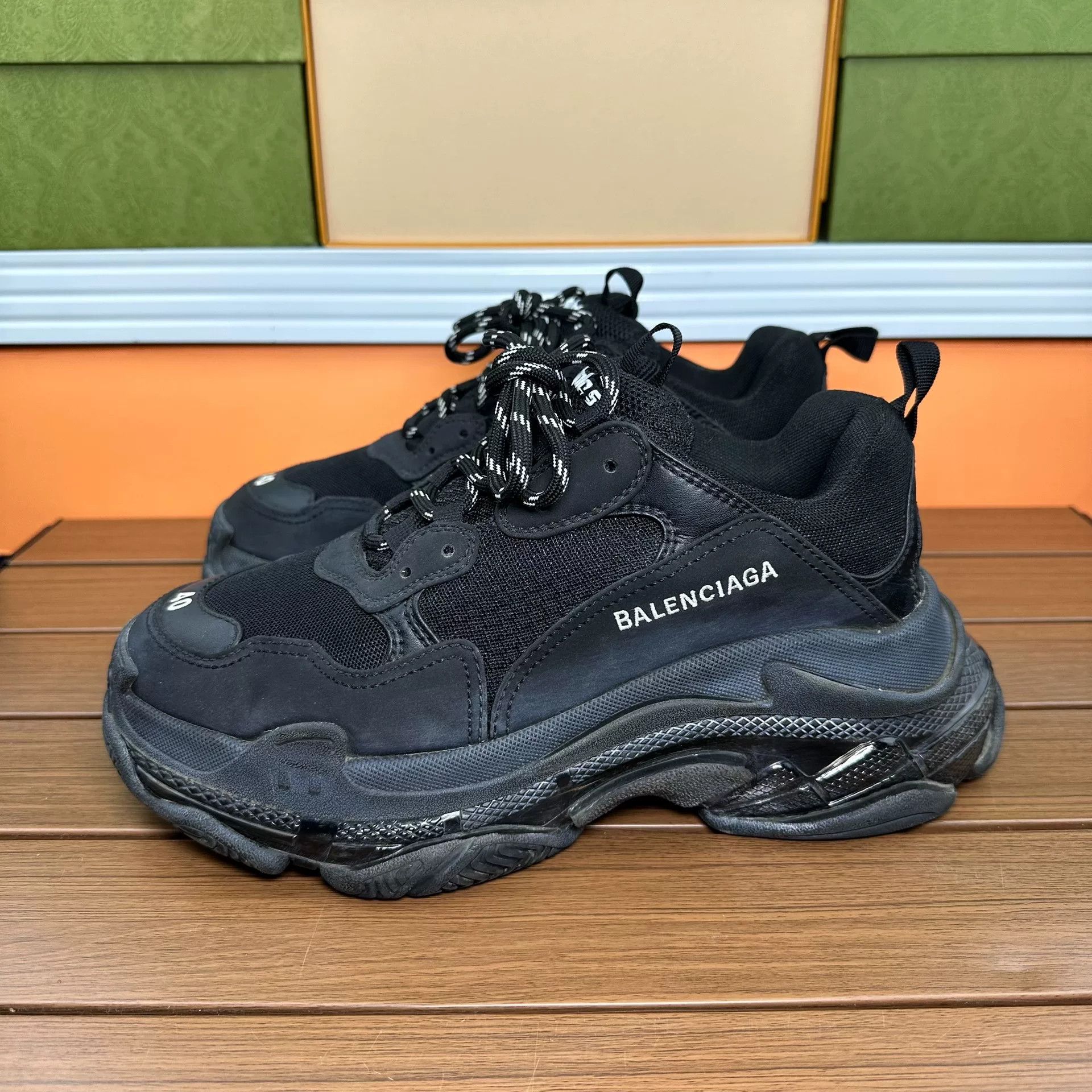 Balenciaga Balenciaga Distressed Black Lowtop Sneakers 7 Men Size US 7 / EU 40 - 1 Thumbnail