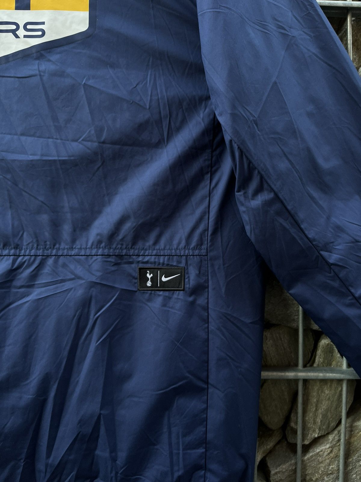 Nike Nike Tn Tottenham Spurs Jacket Coach Y2K Shield Logo Size US L / EU 52-54 / 3 - 5 Thumbnail