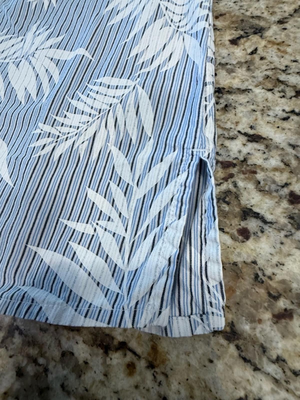 Other Liz Claiborne stripe palm short sleeve button up top SZ M Size M / US 6-8 / IT 42-44 - 6 Thumbnail