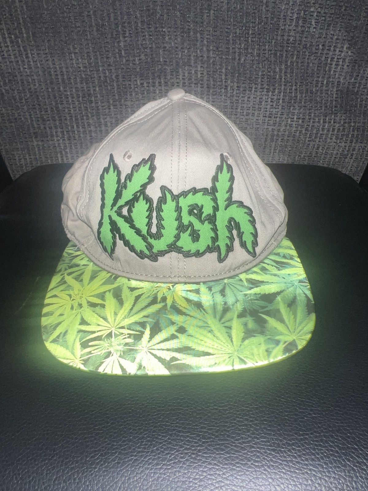 Hypebeast Bioworld Merch 3D Kush Original Snapback Size ONE SIZE - 1 Thumbnail