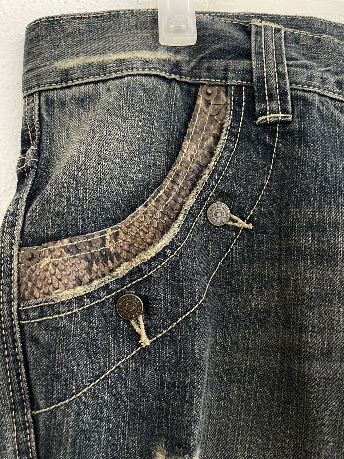 Tornado Mart Tornado Mart Python Detailed Distressed Flared Jeans Size US 35 - 8 Thumbnail