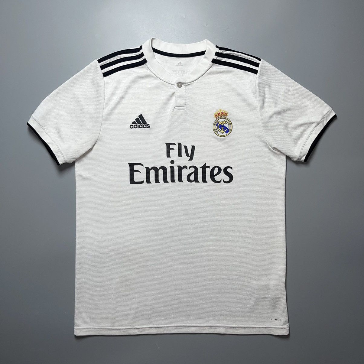Vintage REAL MADRID ADIDAS 2018/2019 FOOTBALL HOME JERSEY #7 RONALDO Size US L / EU 52-54 / 3 - 2 Thumbnail