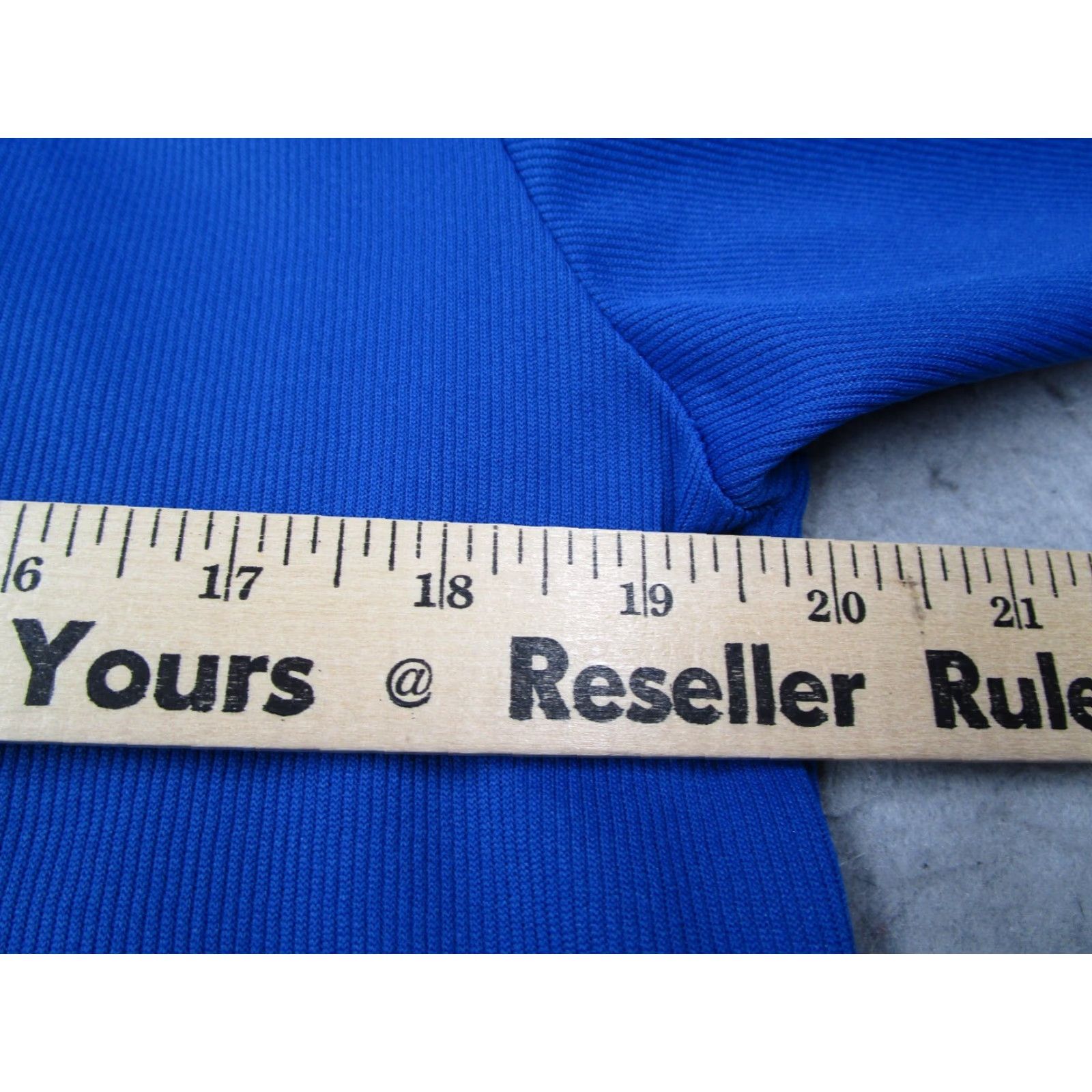 Vintage VINTAGE Hilton Polo Shirt Men Medium Blue 1/2 Zip Tailored Classic 60s 70s 80s Festivals Hippie Sports Golf Men’s Tailored Blue Polo Shirt Size US M / EU 48-50 / 2 - 7 Thumbnail