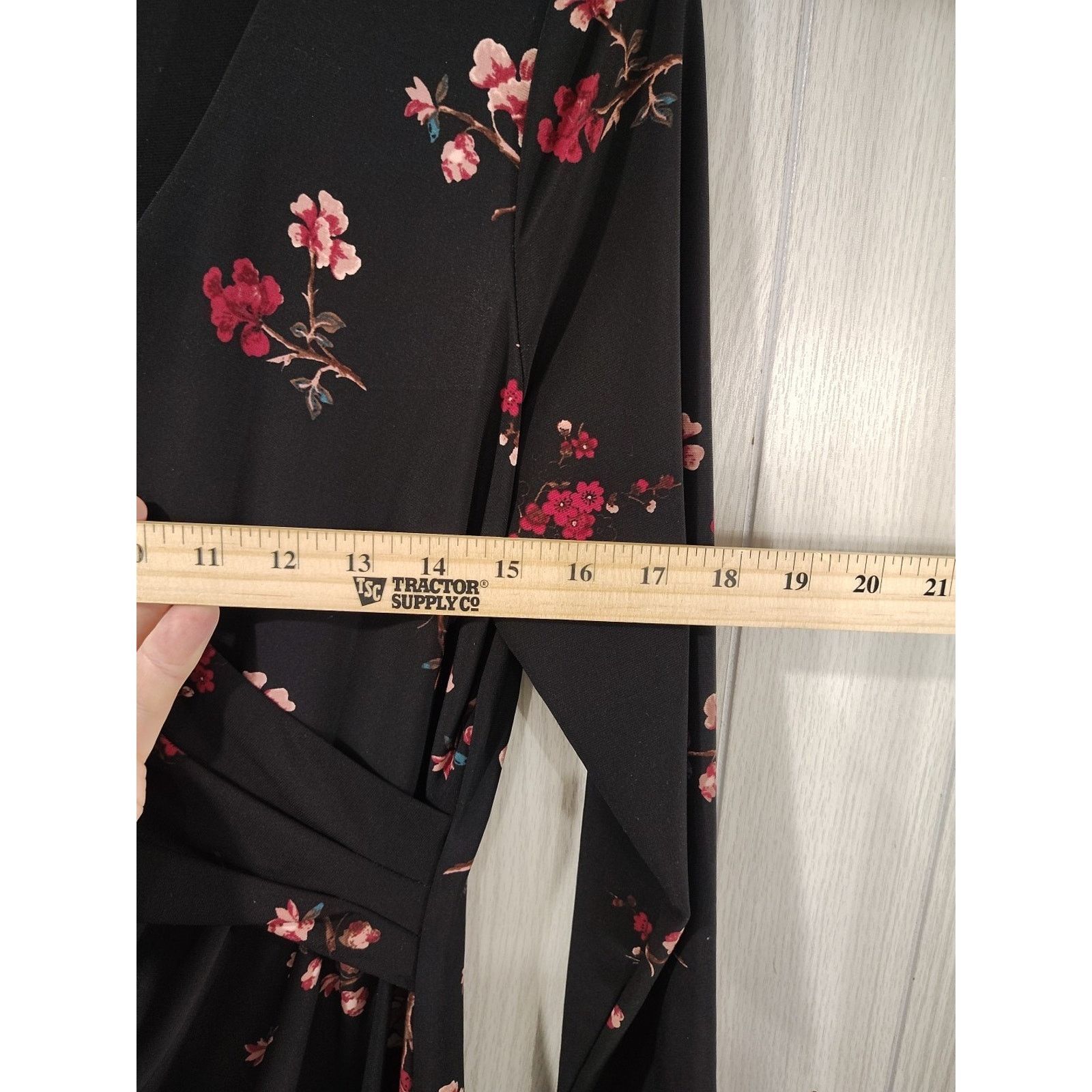 Lauren Ralph Lauren Women's Lauren Ralph Lauren Dark Floral Faux Wrap Size 10 Size L / US 10 / IT 46 - 7 Thumbnail