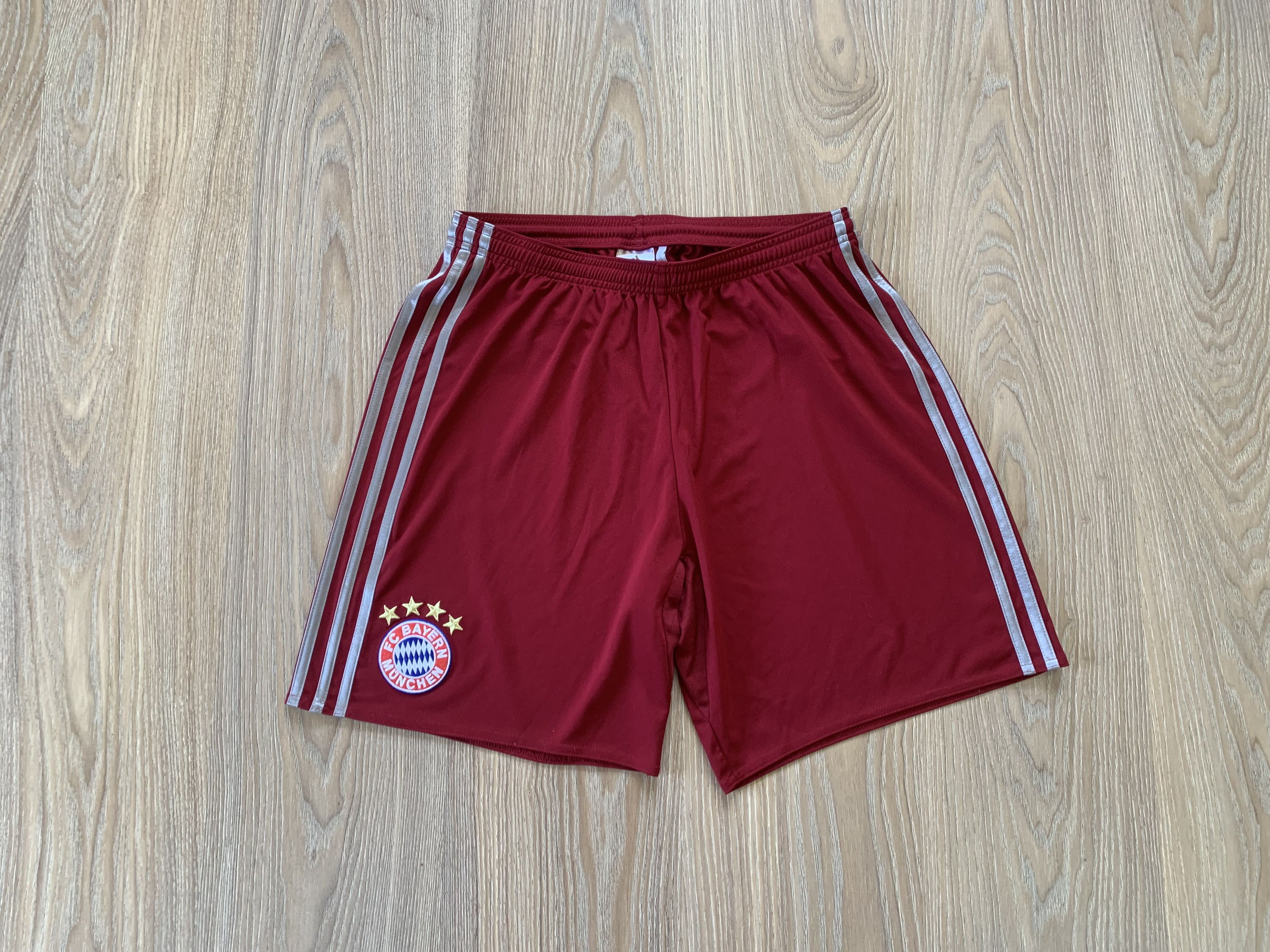 Adidas × Vintage Adidas FC Bayern Munchen Shorts 2016 Size US 36 / EU 52 - 2 Thumbnail