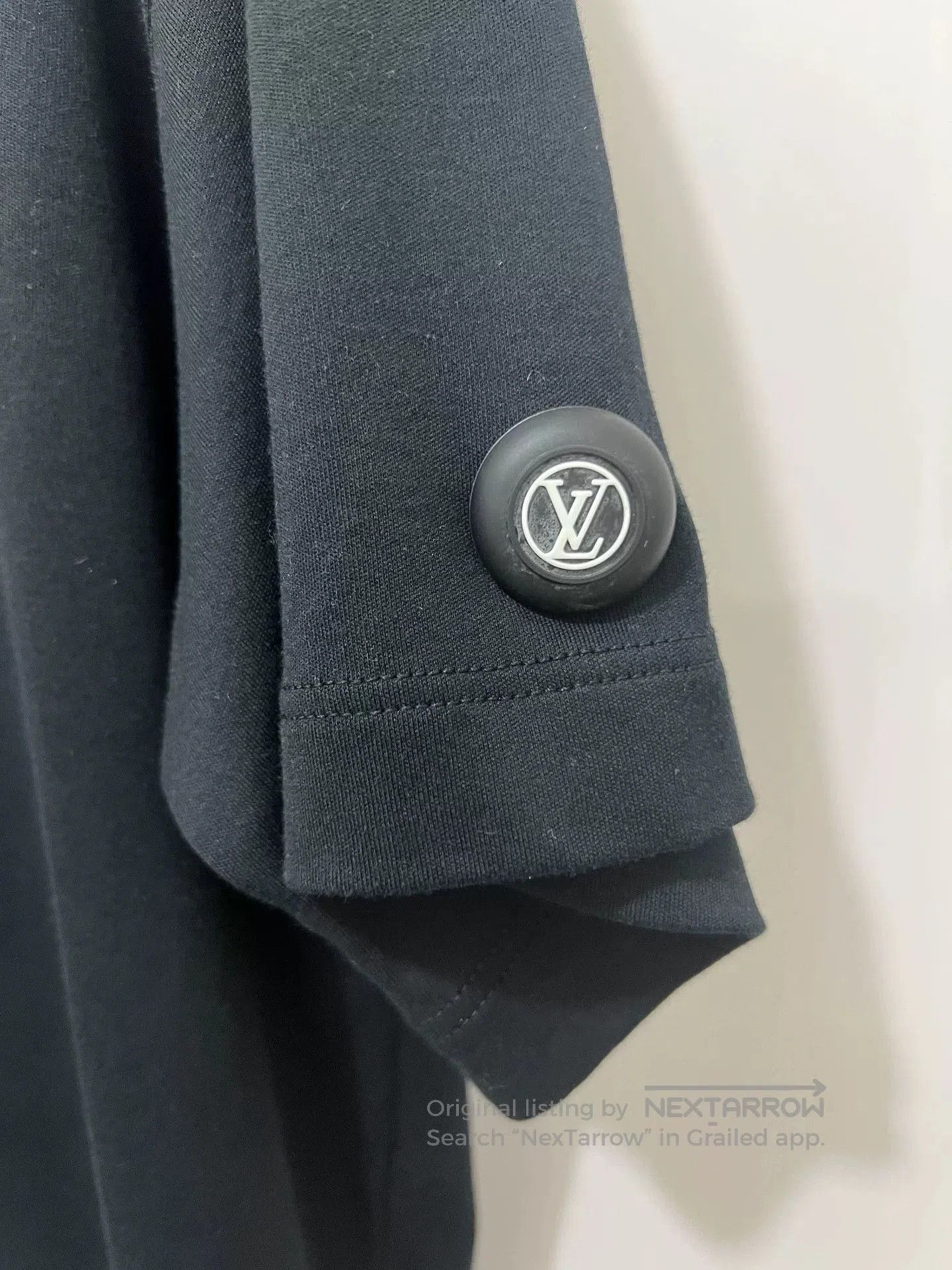 Louis Vuitton Louis Vuitton Men's Casual T. Size US M / EU 48-50 / 2 - 2 Thumbnail