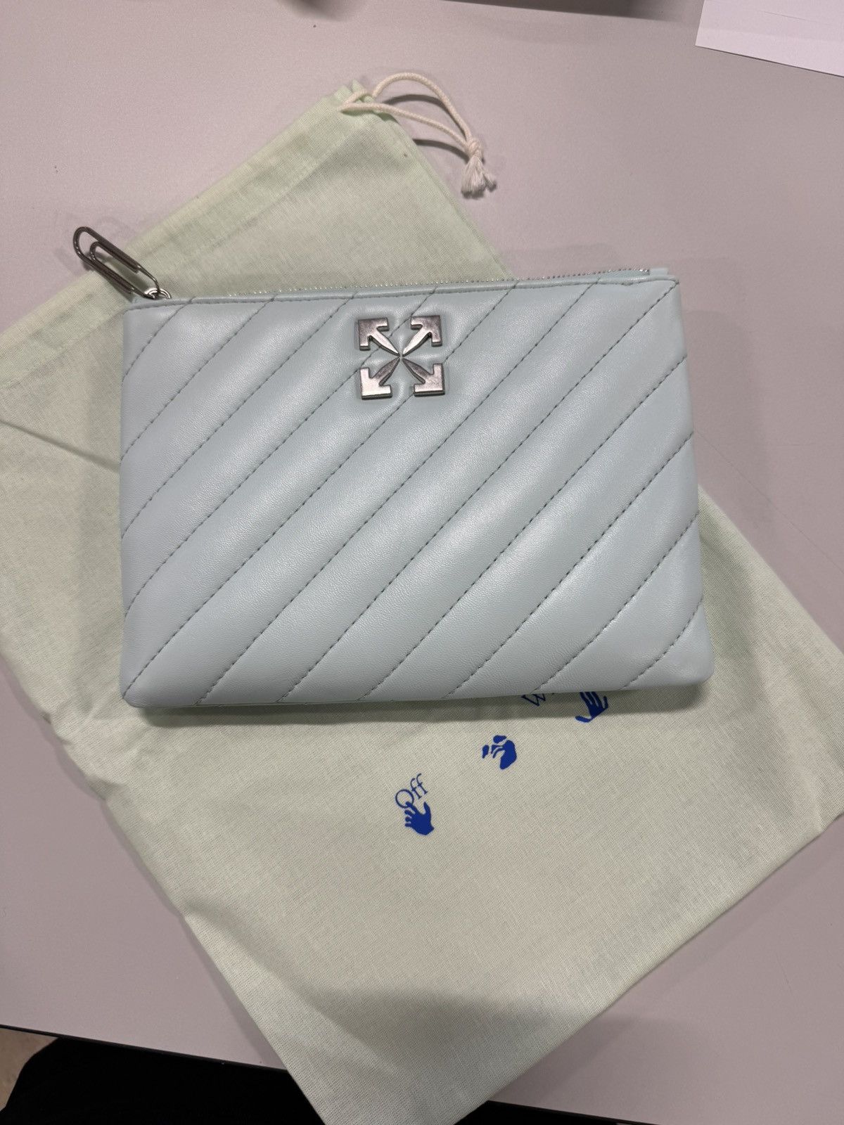 最終値下げ【希少 未使用美品】Off-White ZIPTHE CHARM 牛革 オフホワイト Off-White OWZG017F19F95050 PATENT ZIPTIE CHARM