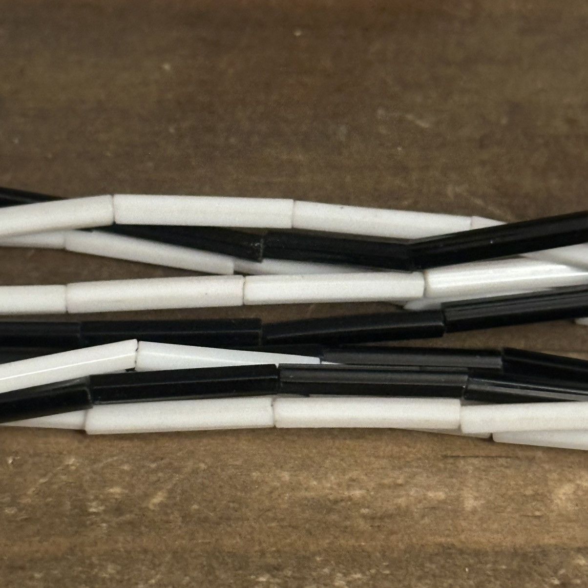 Vintage Vintage twisted black and white glass tube bead necklace Size ONE SIZE - 5 Thumbnail