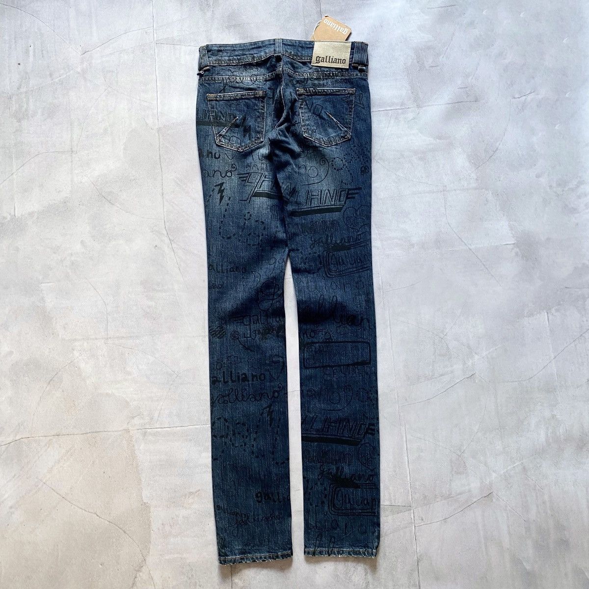 John Galliano NEW Galliano Graffiti Multi Logo Slim Fit Jeans Y2K Size 24" / US 00 / IT 34 - 2 Thumbnail