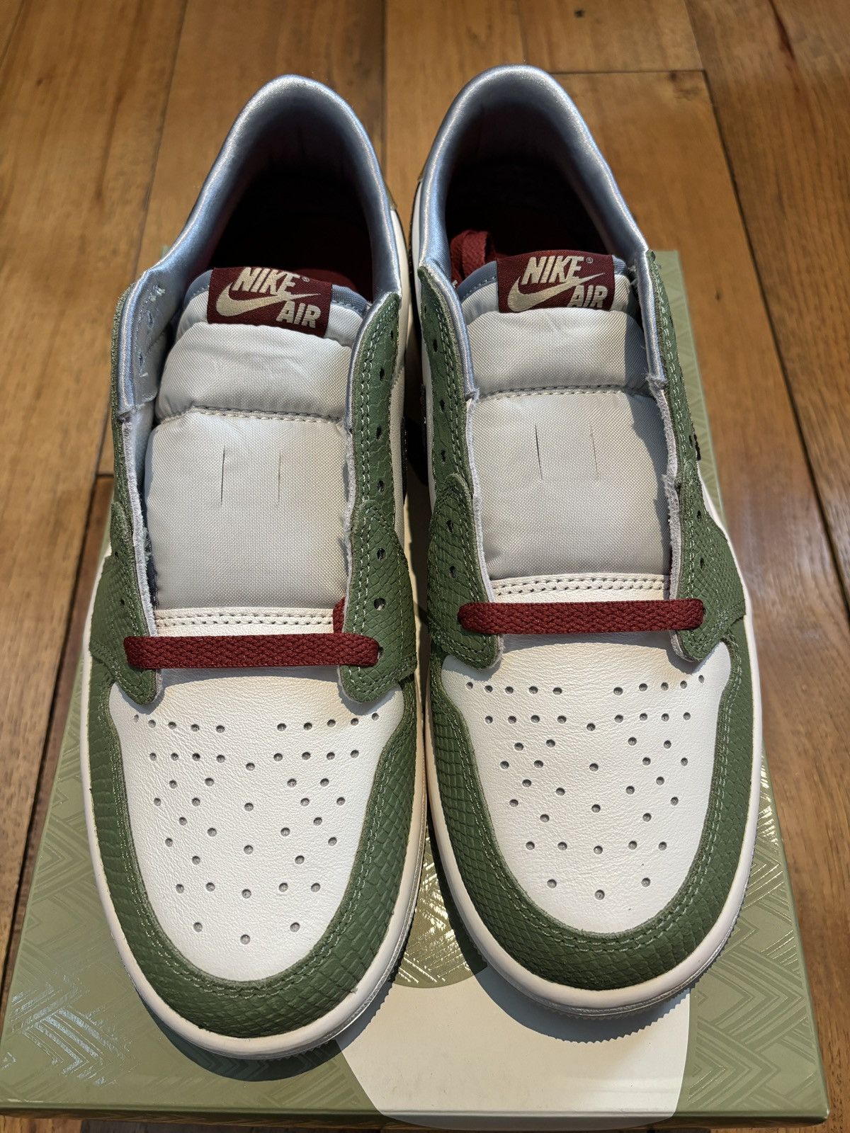 Jordan Brand × Nike Jordan 1 Low OG Year Of The Dragon Size US 9 / EU 42 - 3 Thumbnail