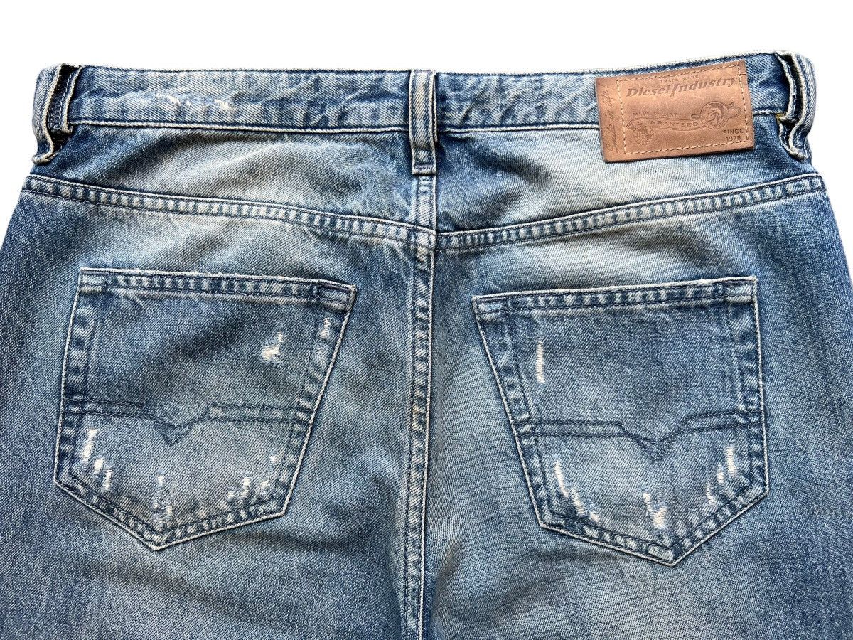 Diesel 💥Rare💥 Diesel Distressed Ripped Thrashed Denim Jeans 31x31.5 Size US 31 - 10 Thumbnail