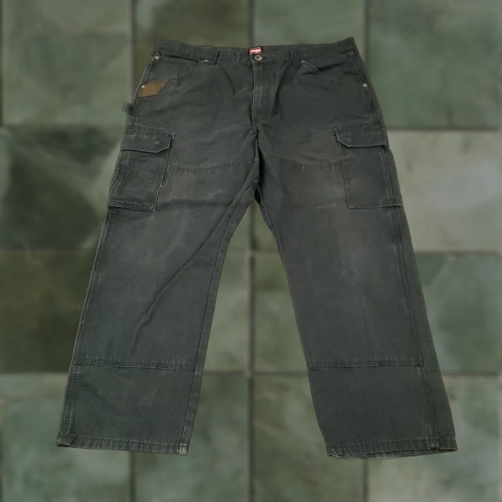 Wrangler Wrangler Work Pants Mens 42x30 Black Straight Leg Cargo Size US 42 / EU 58 - 1 Thumbnail