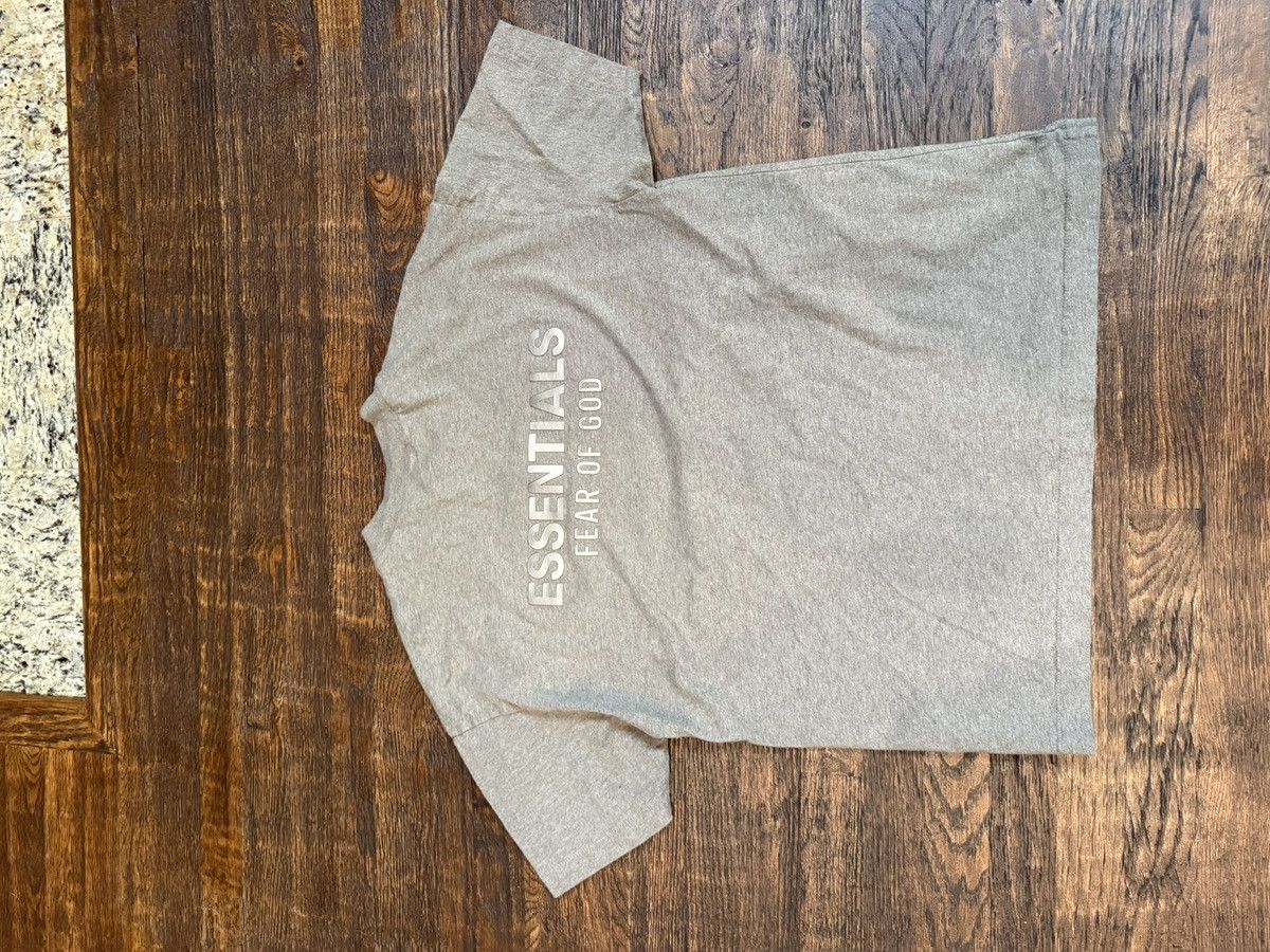 Essentials Classic essential T-shirt Size US M / EU 48-50 / 2 - 5 Thumbnail